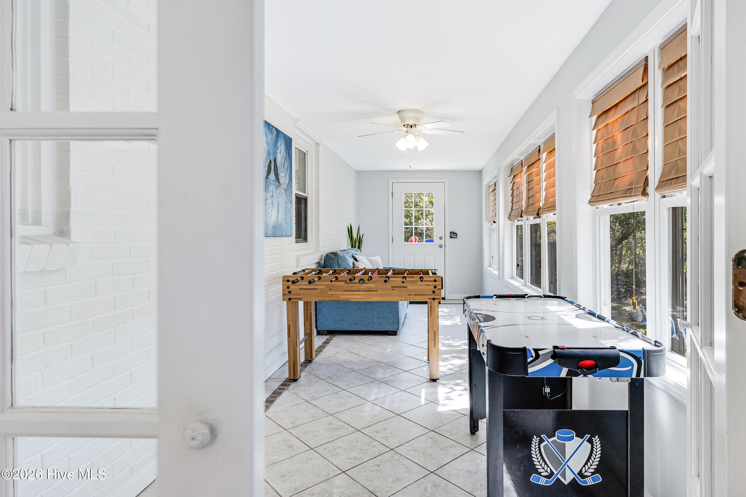 100569665 | Photo 16