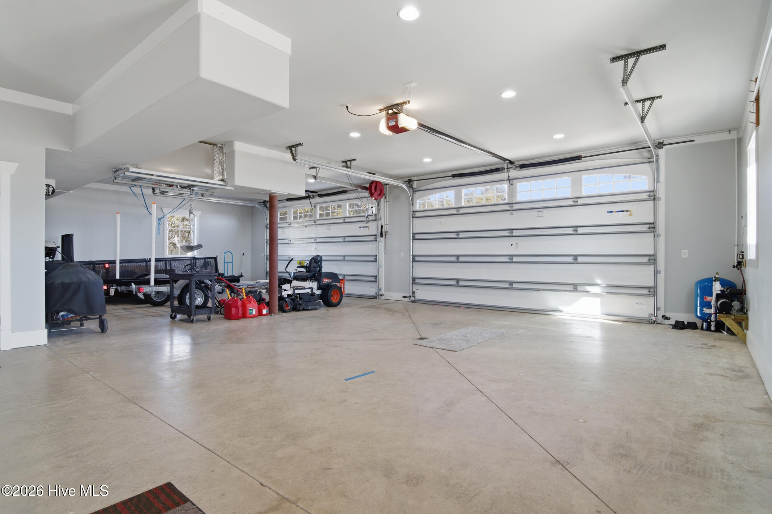 100549551 | Photo 41