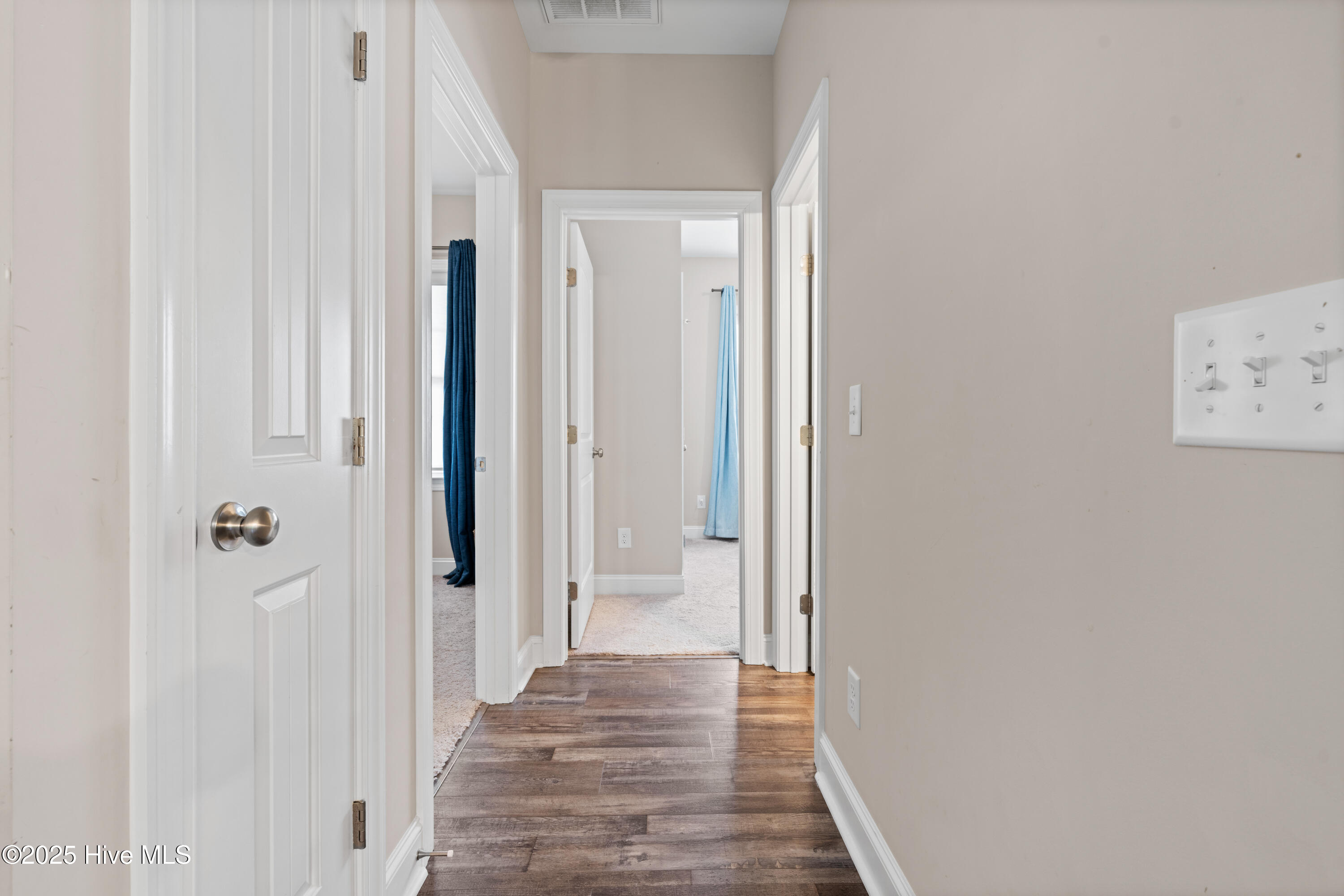 100518721 | Photo 29