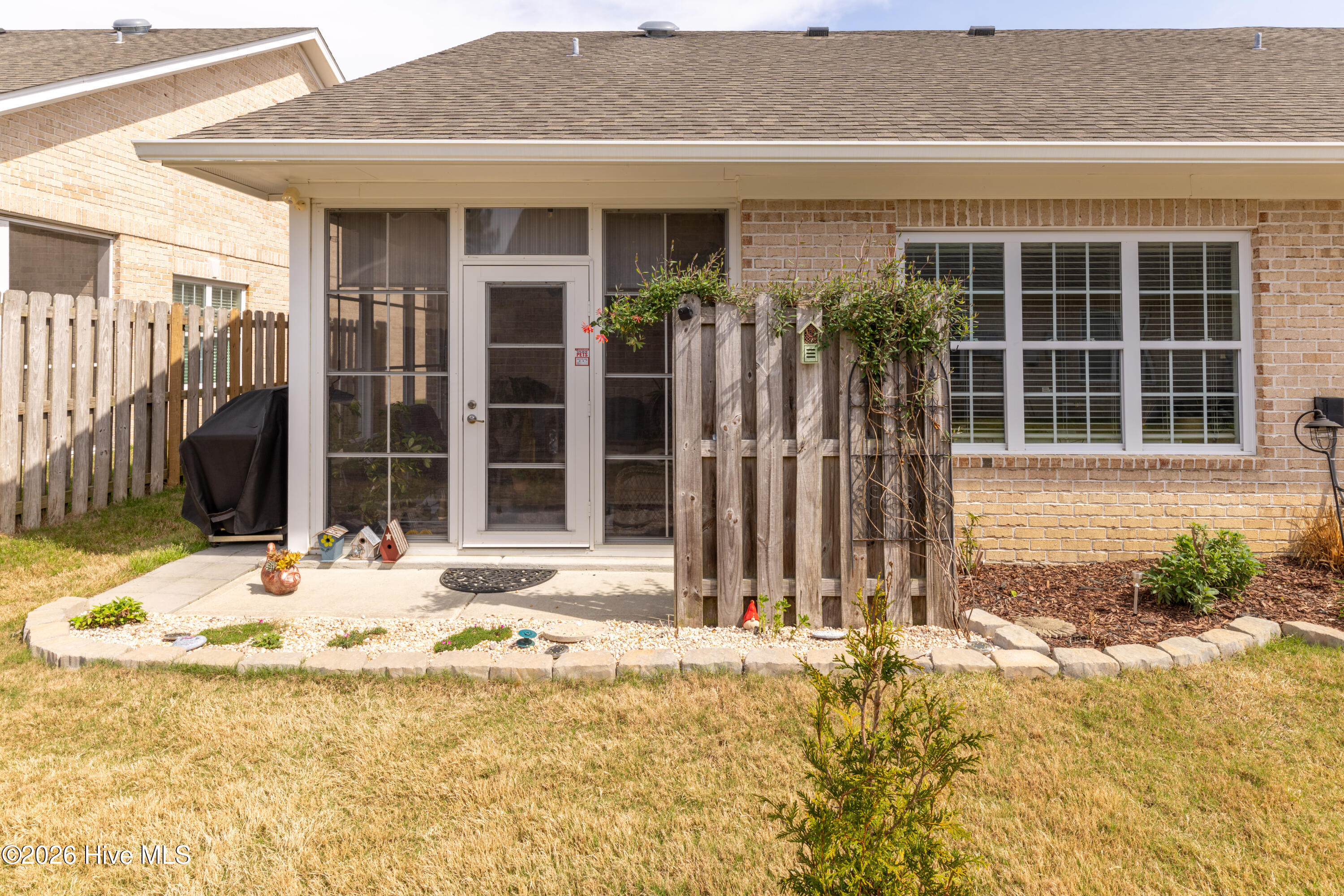 100561960 | Photo 27