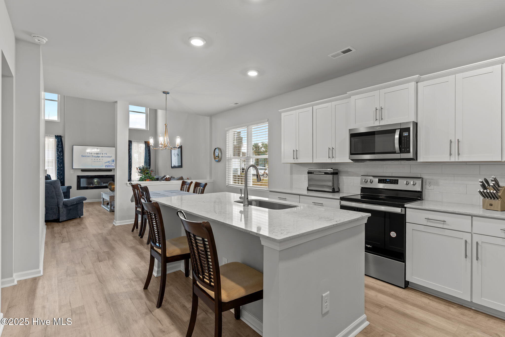 100540695 | Photo 11