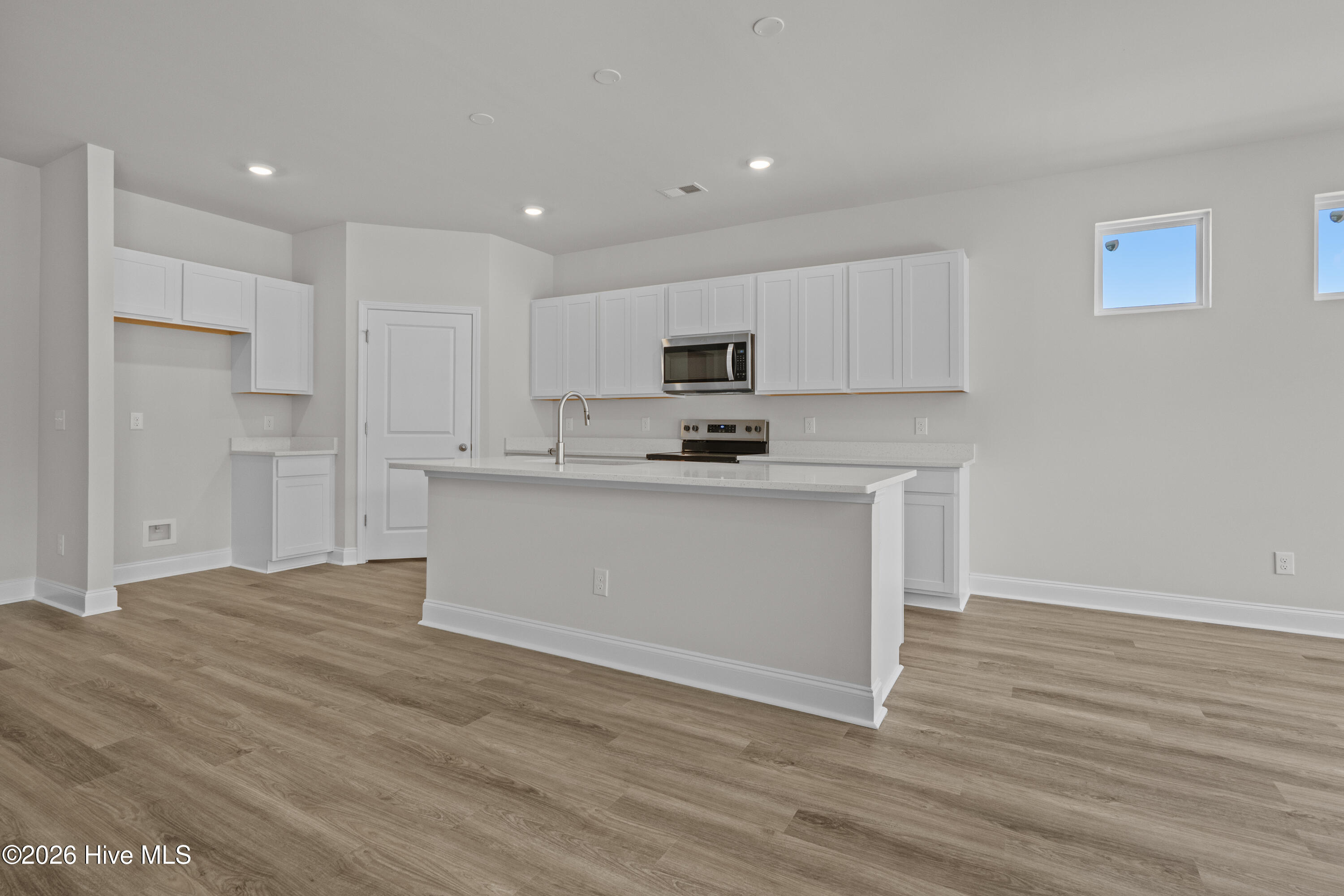 100554754 | Photo 14