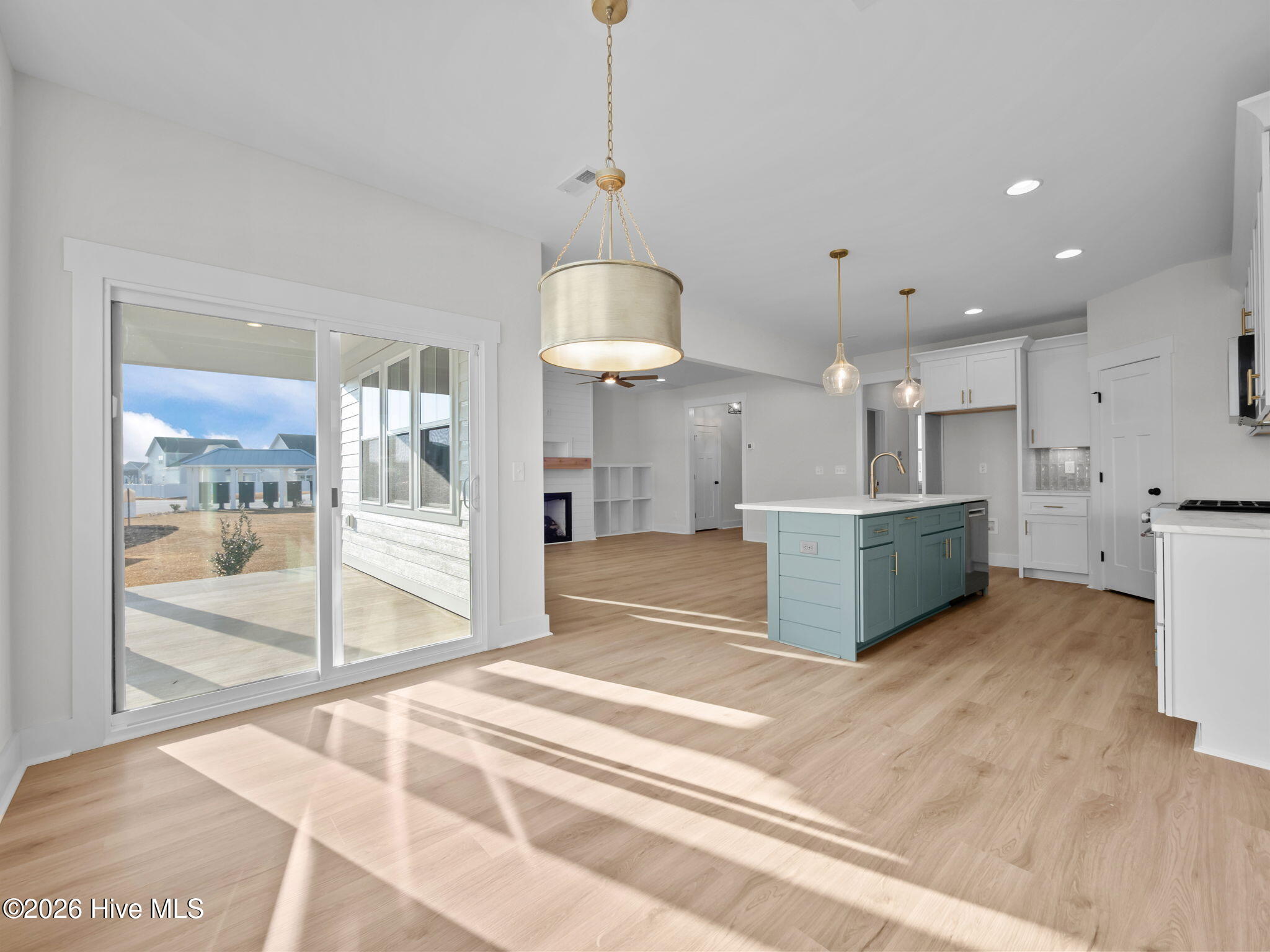 100543502 | Photo 22