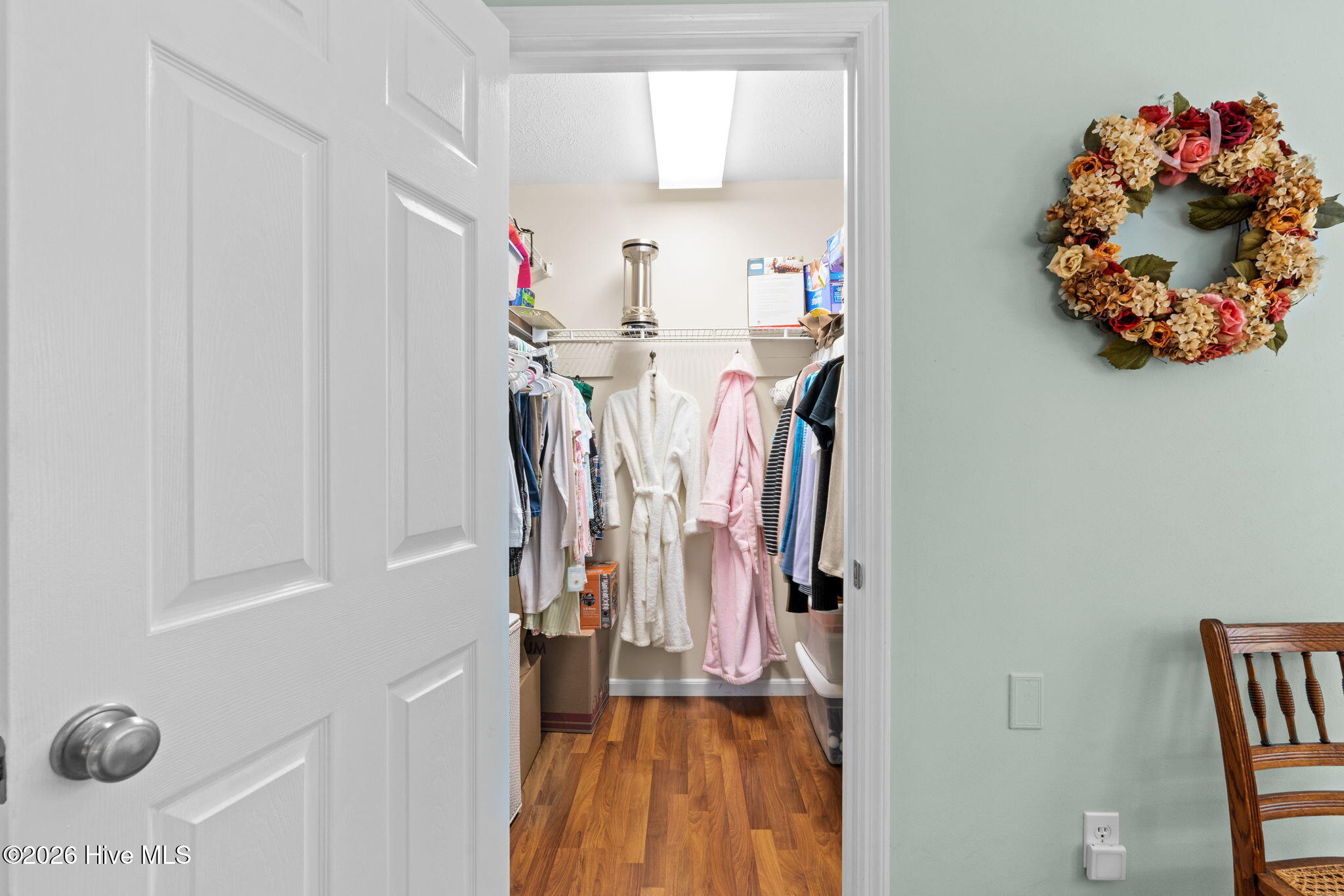 100564261 | Photo 22