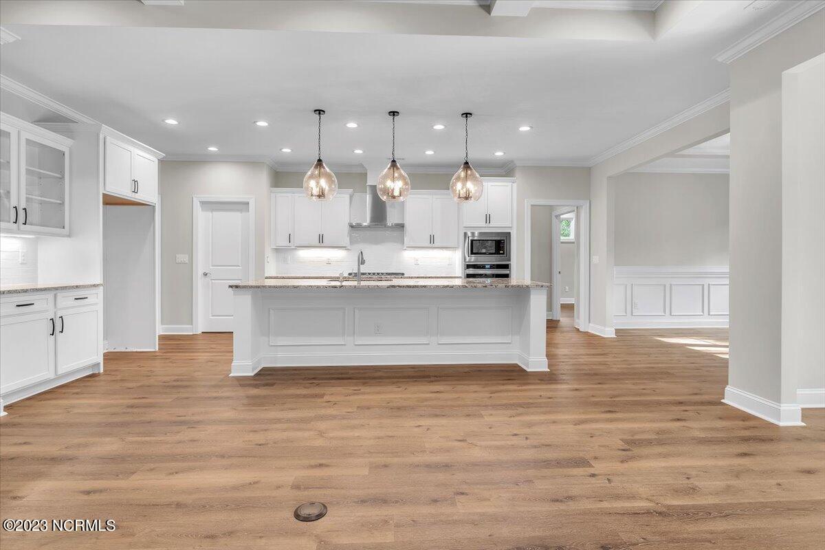 100524155 | Photo 45