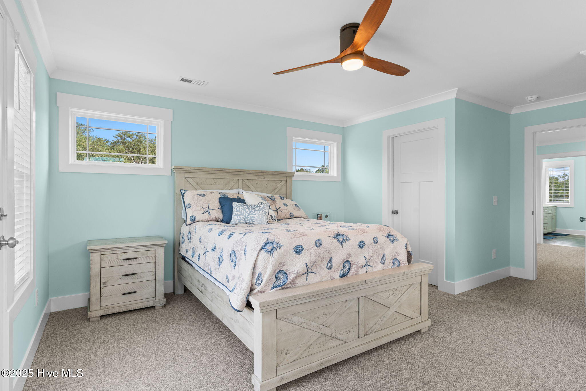 100527753 | Photo 50