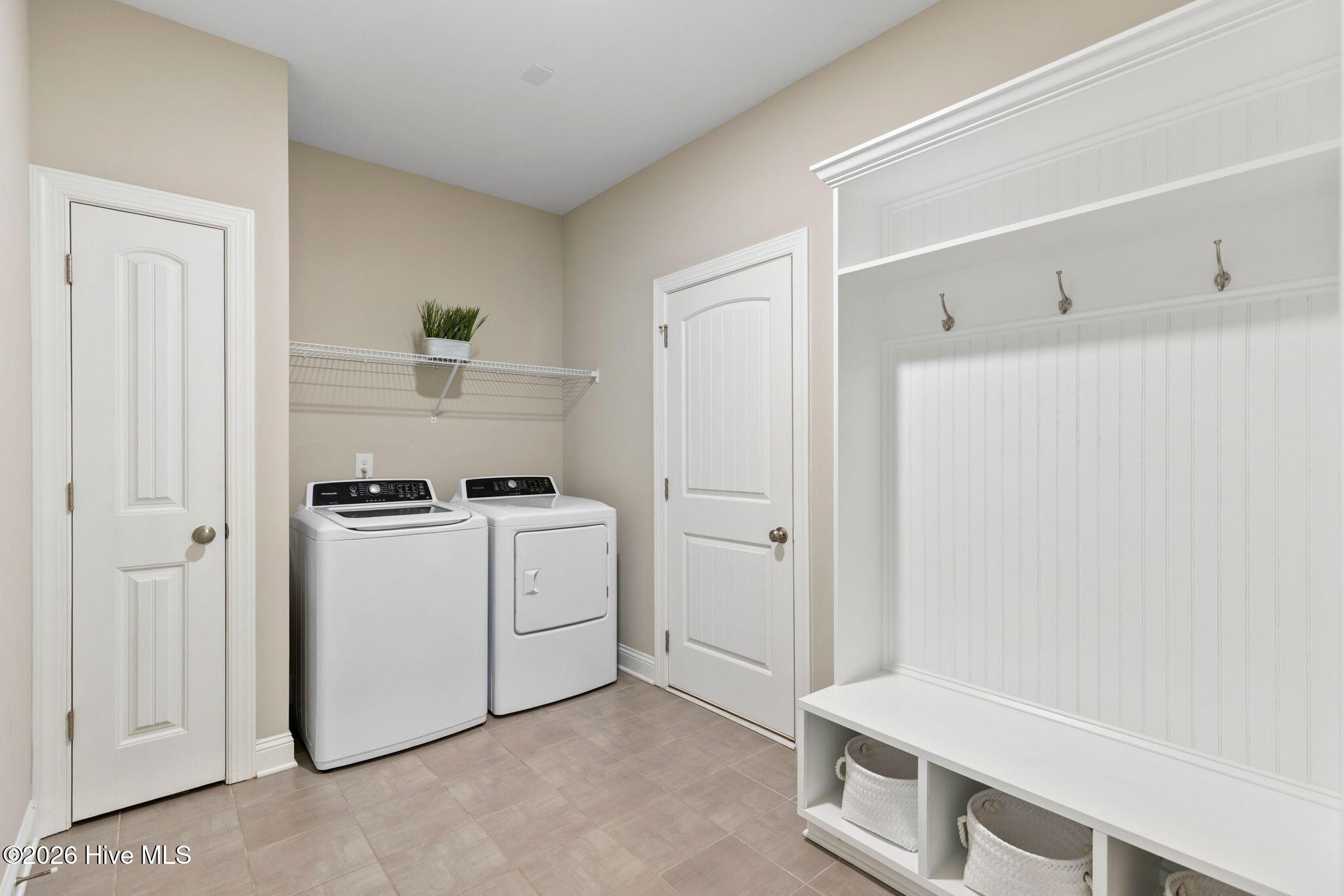 100558926 | Photo 30