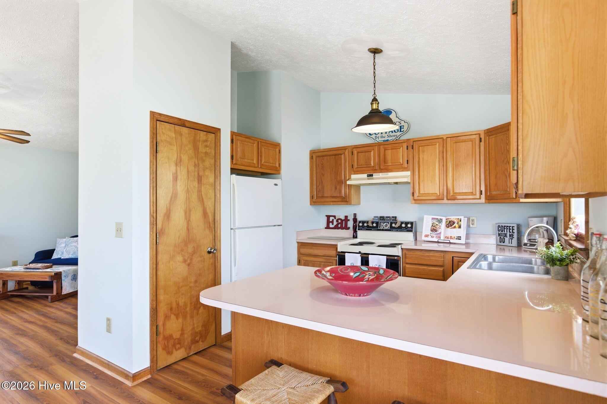 100564018 | Photo 16