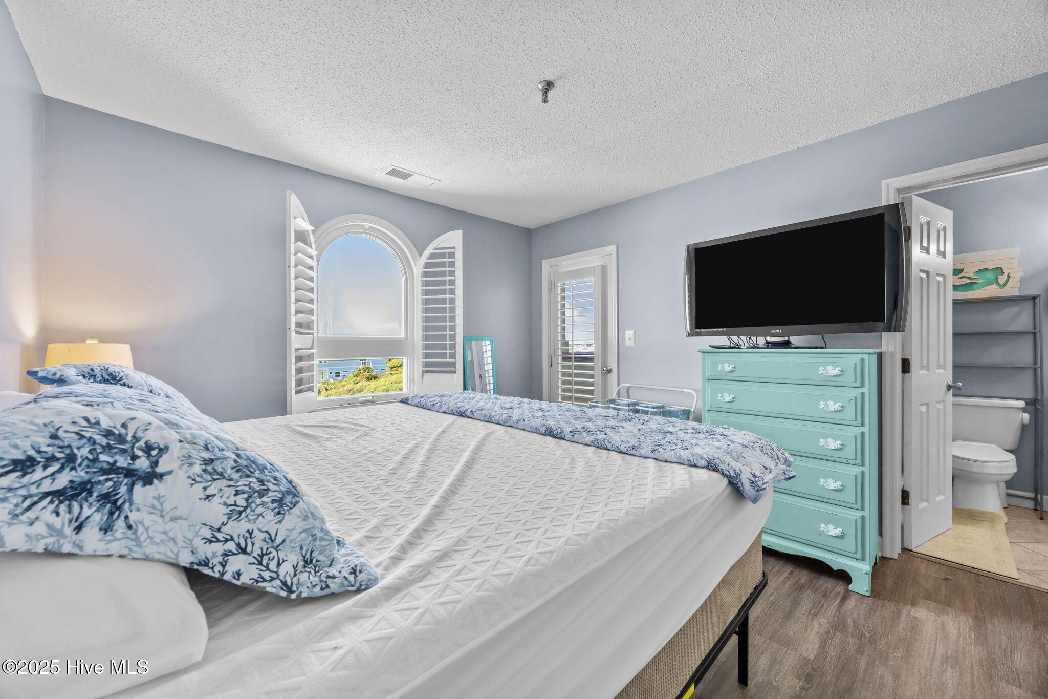 100529648 | Photo 14