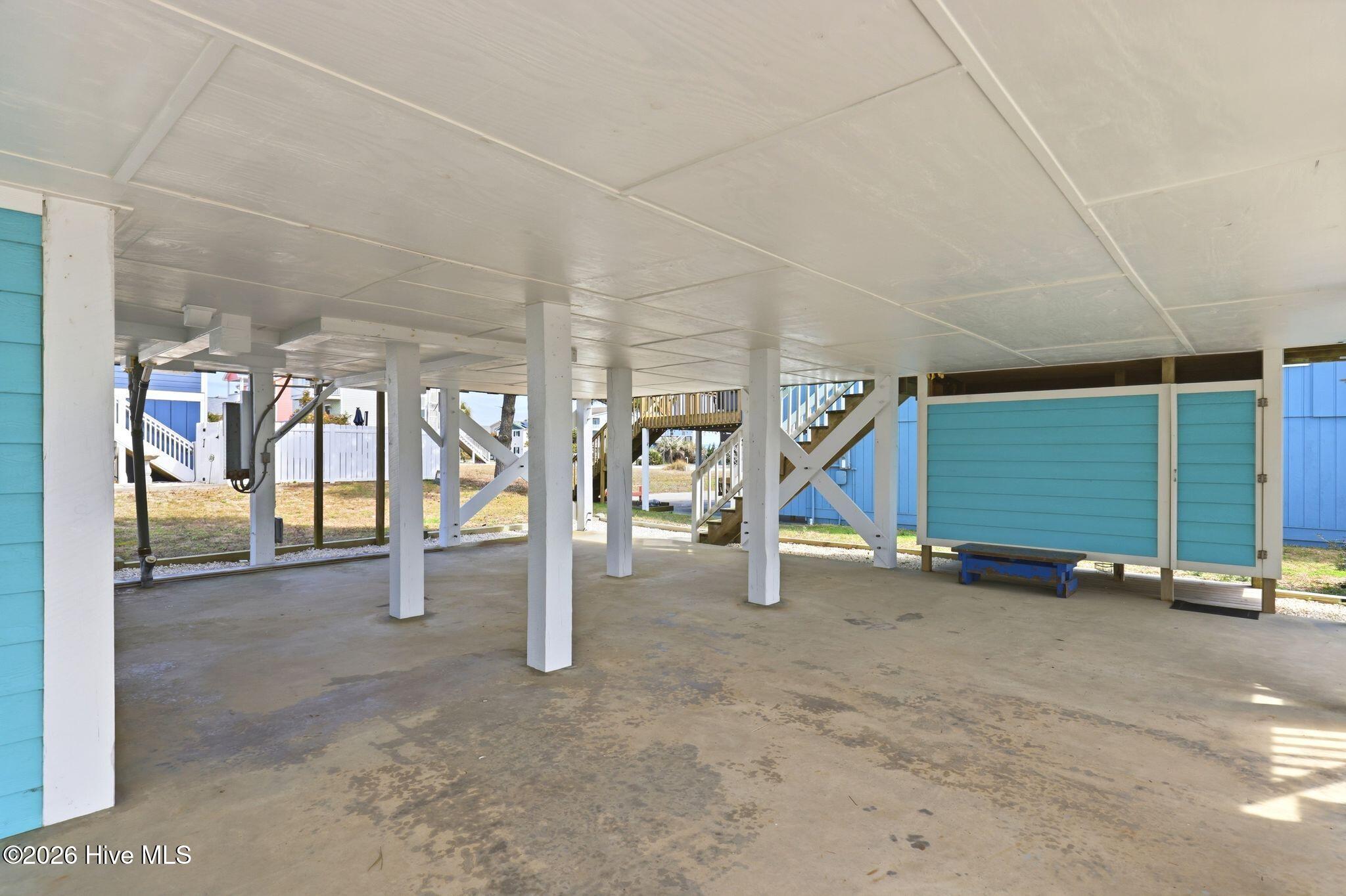 100558178 | Photo 50