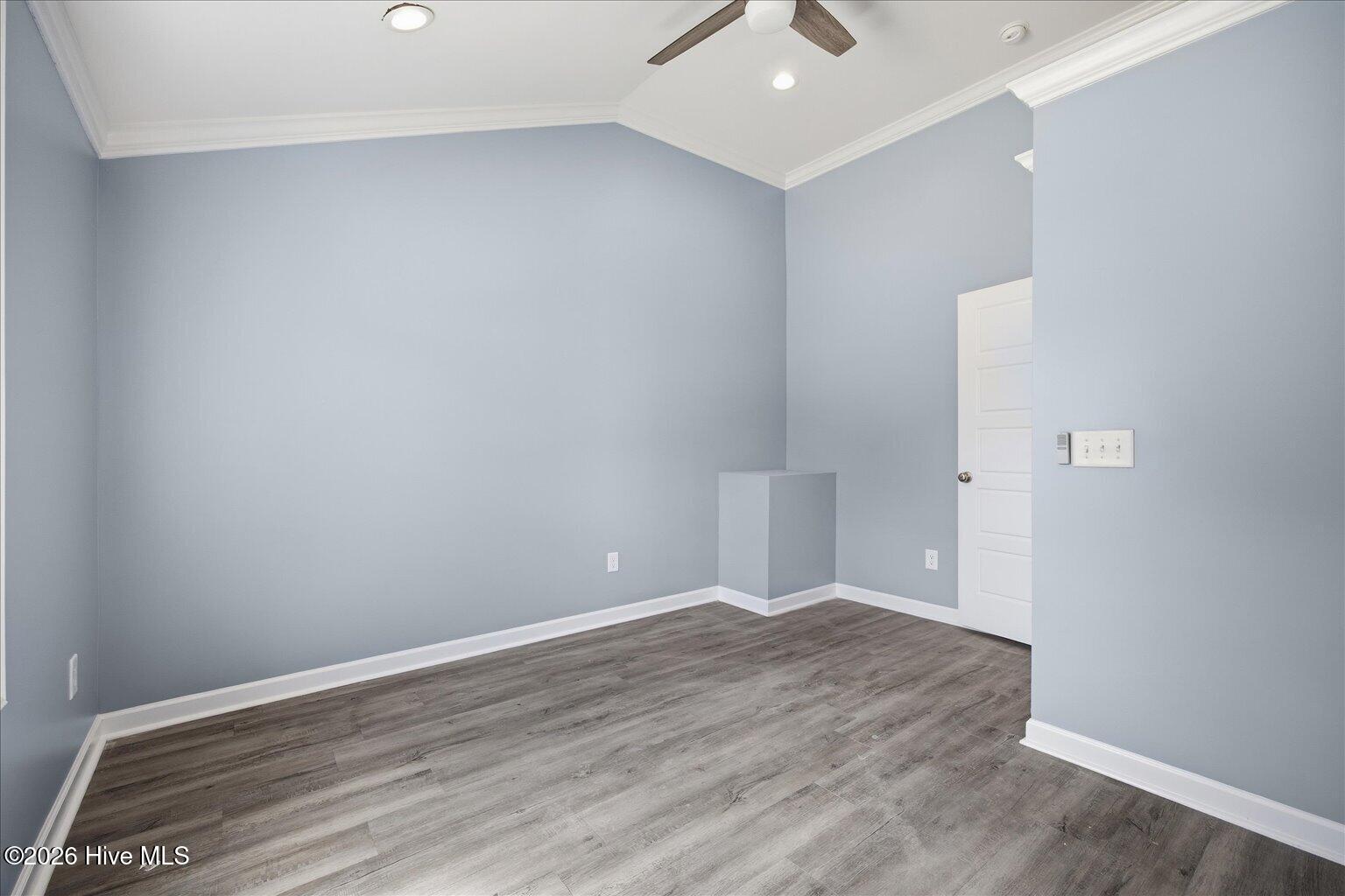 100565054 | Photo 62