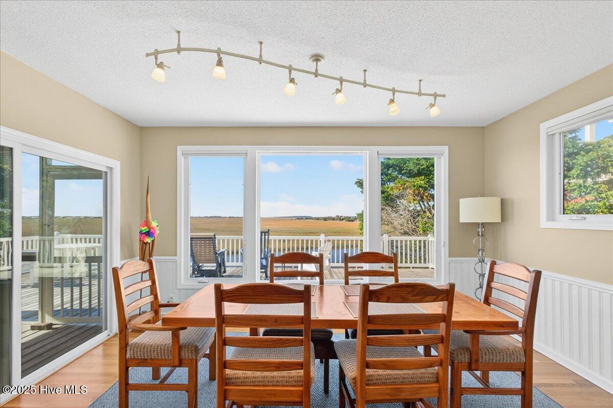 100543410 | Photo 41