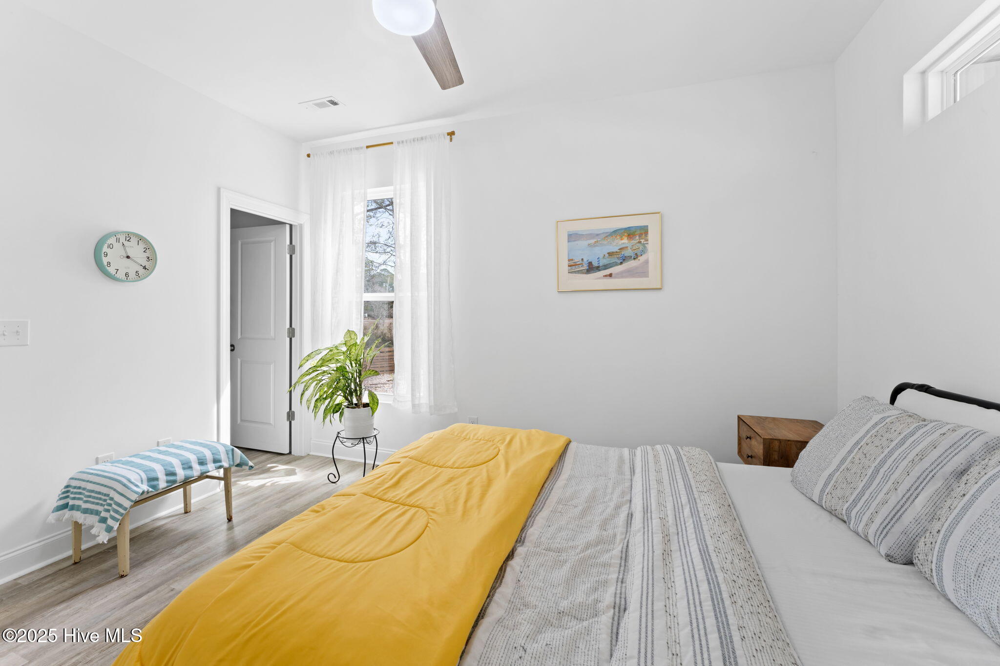 100528338 | Photo 32