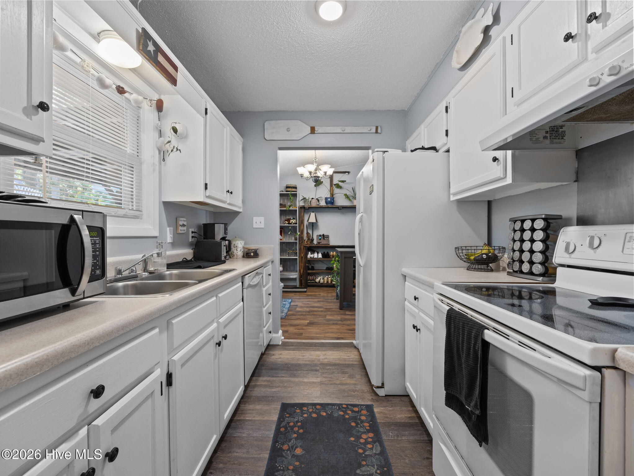 100567245 | Photo 15