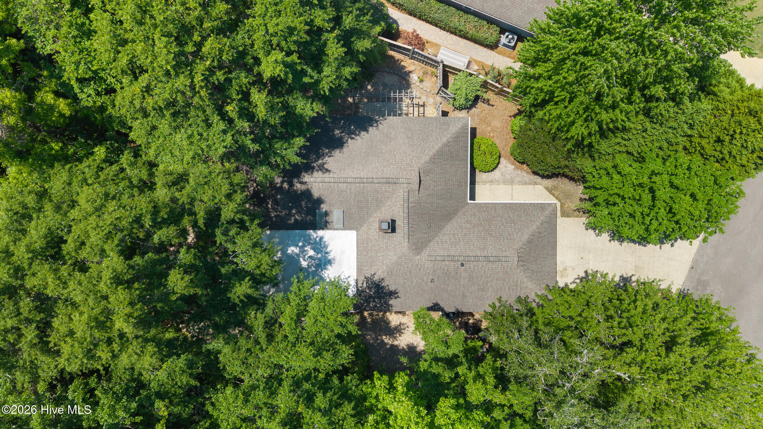 100569768 | Photo 35