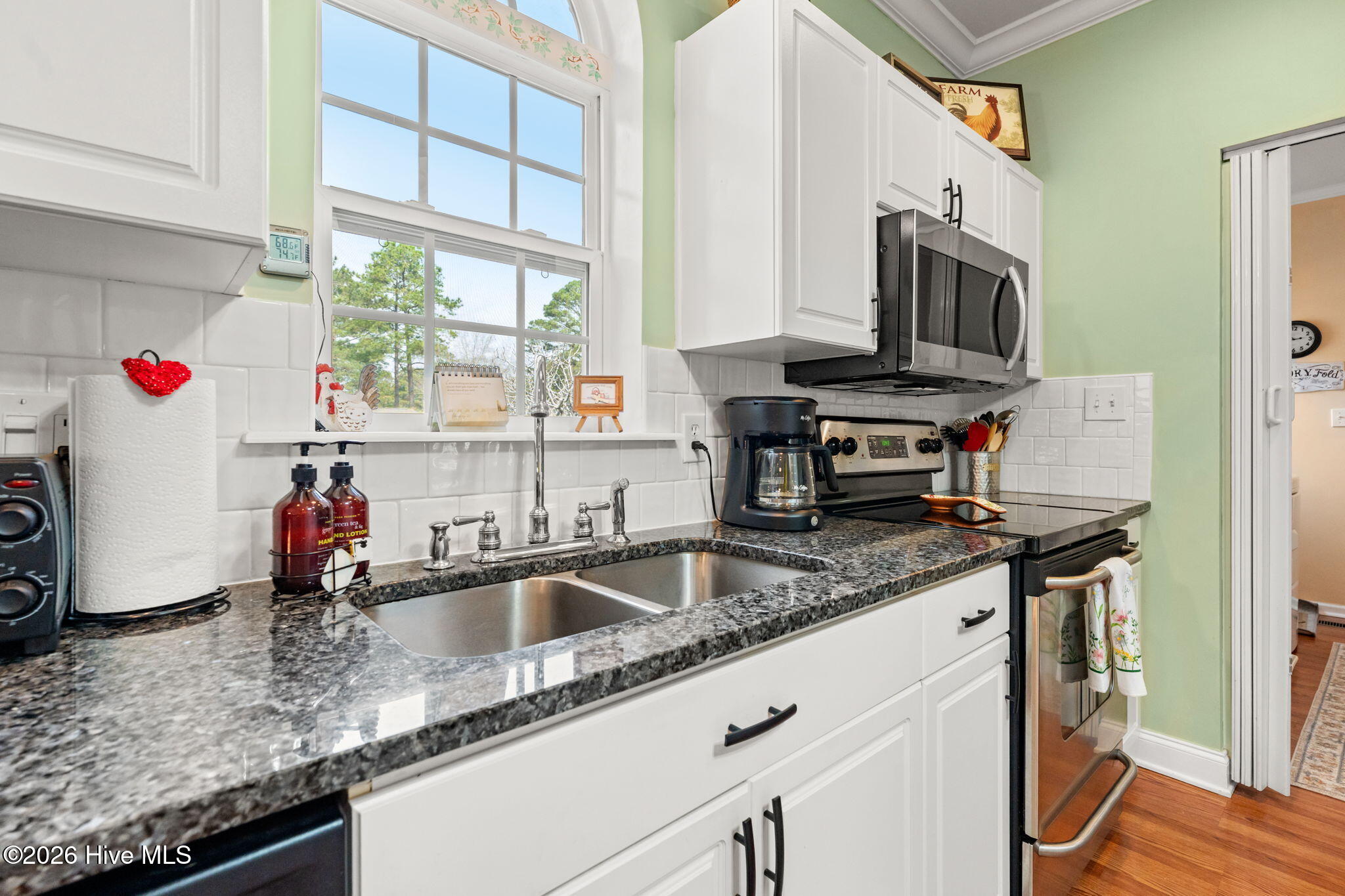 100555983 | Photo 25