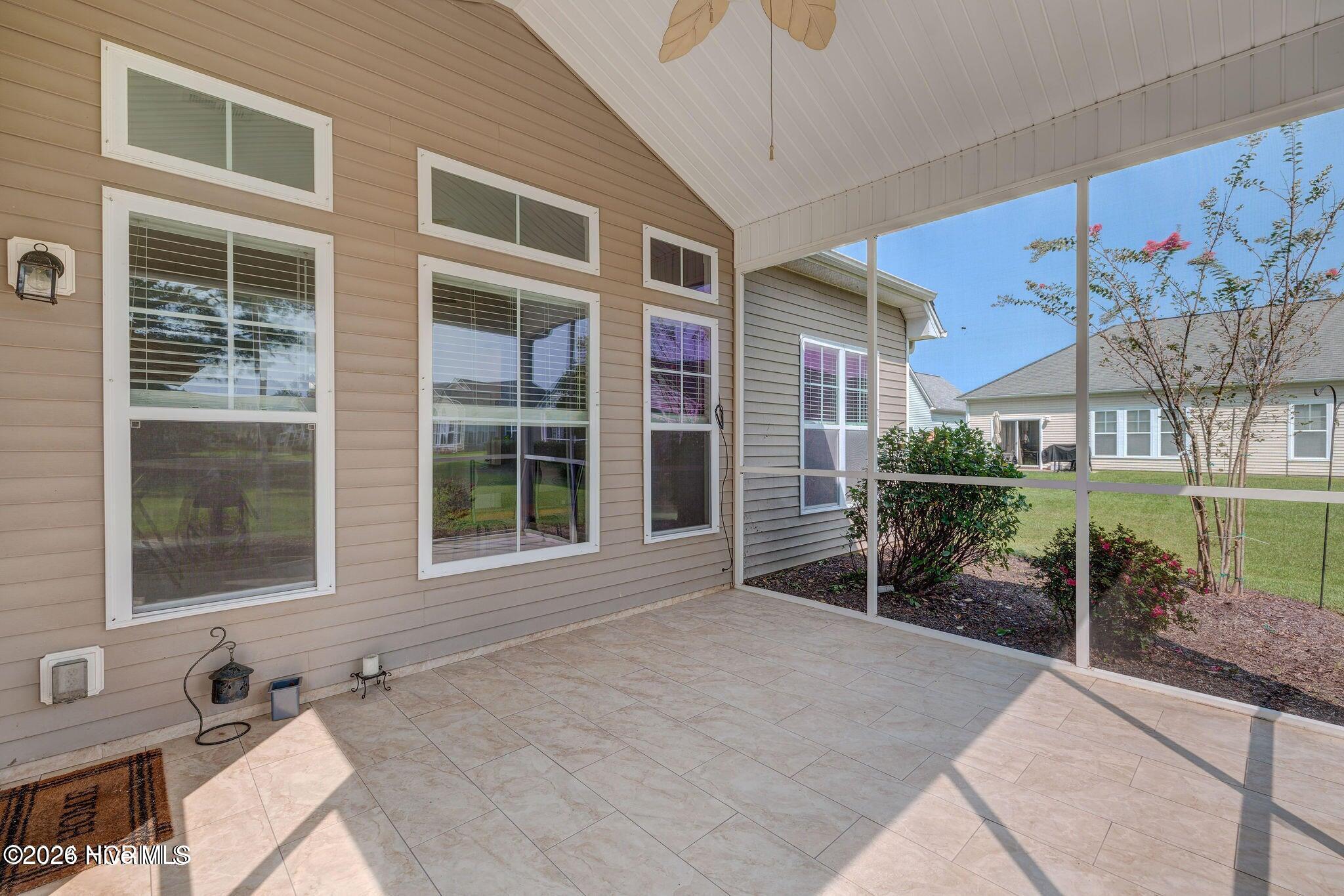 100549194 | Photo 36