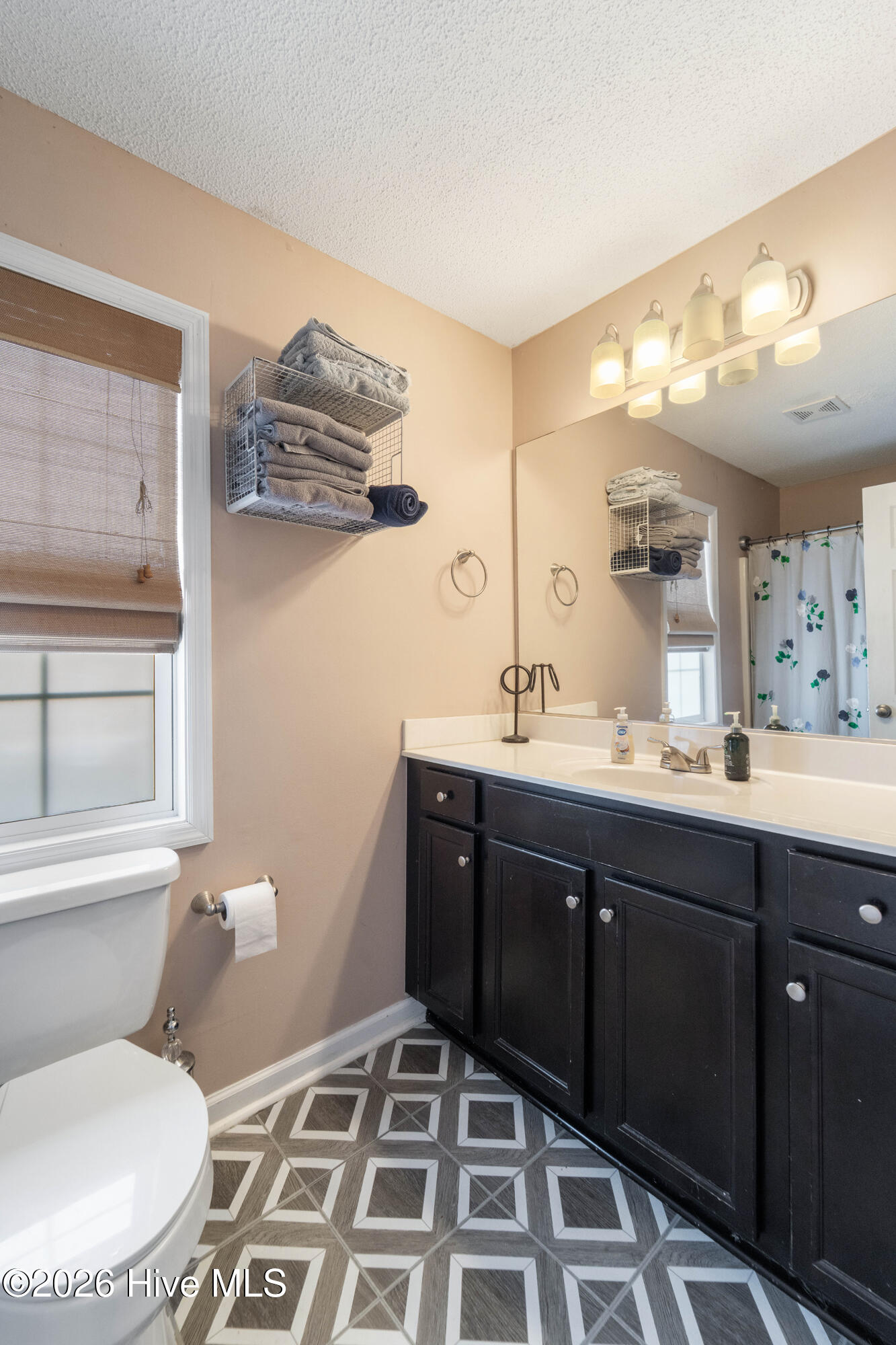 100548548 | Photo 28