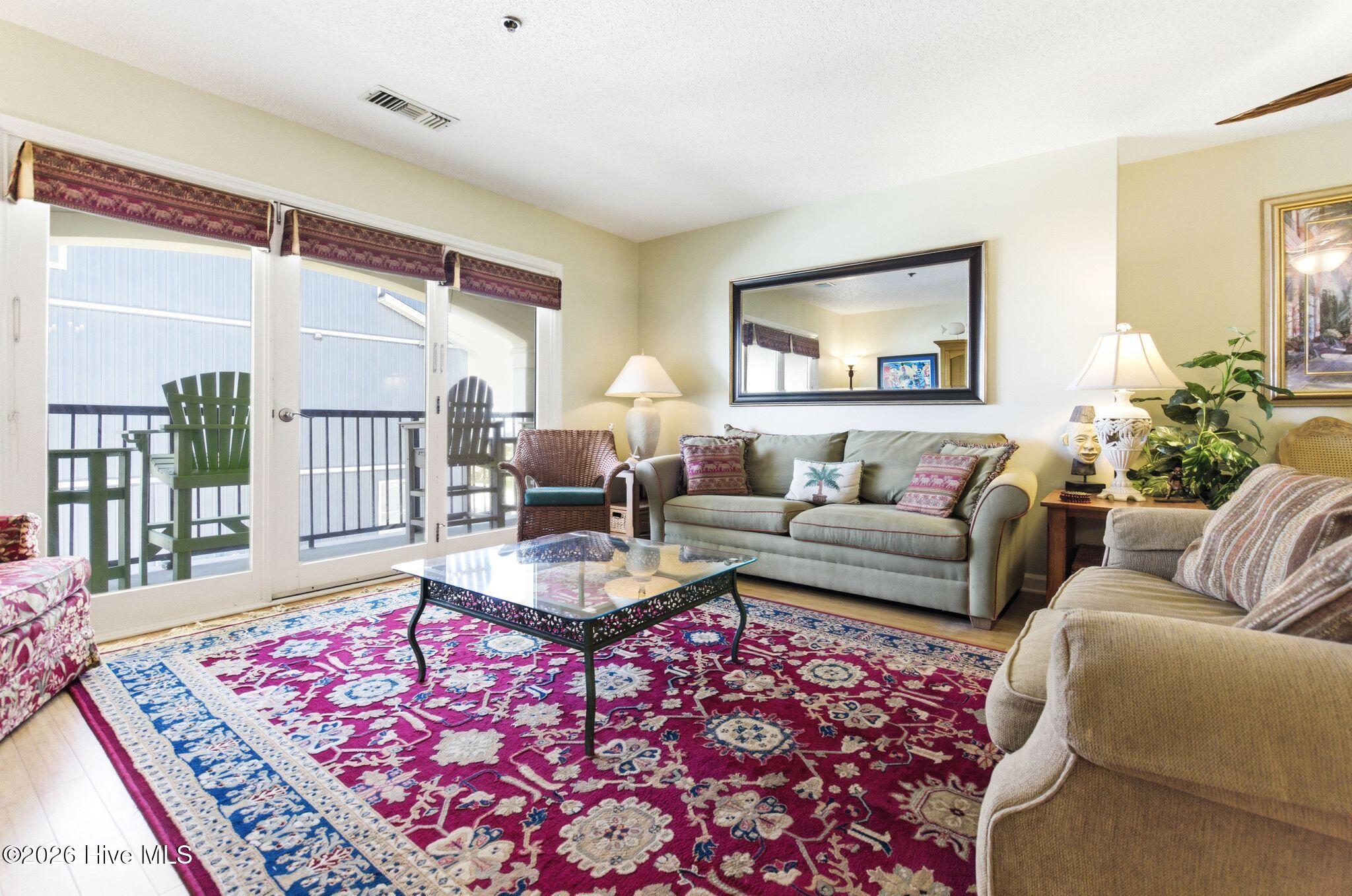 100564171 | Photo 15