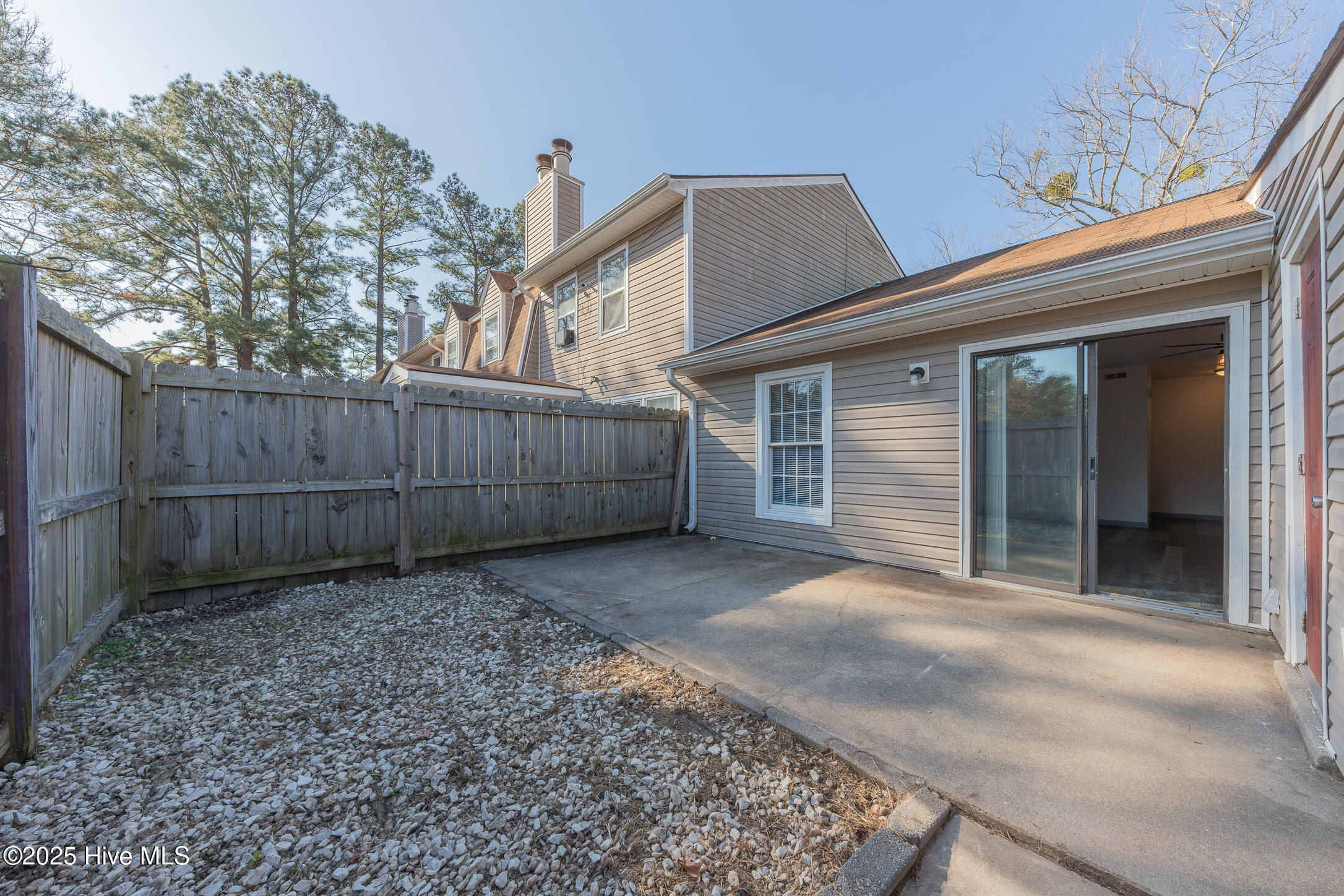 100546793 | Photo 28