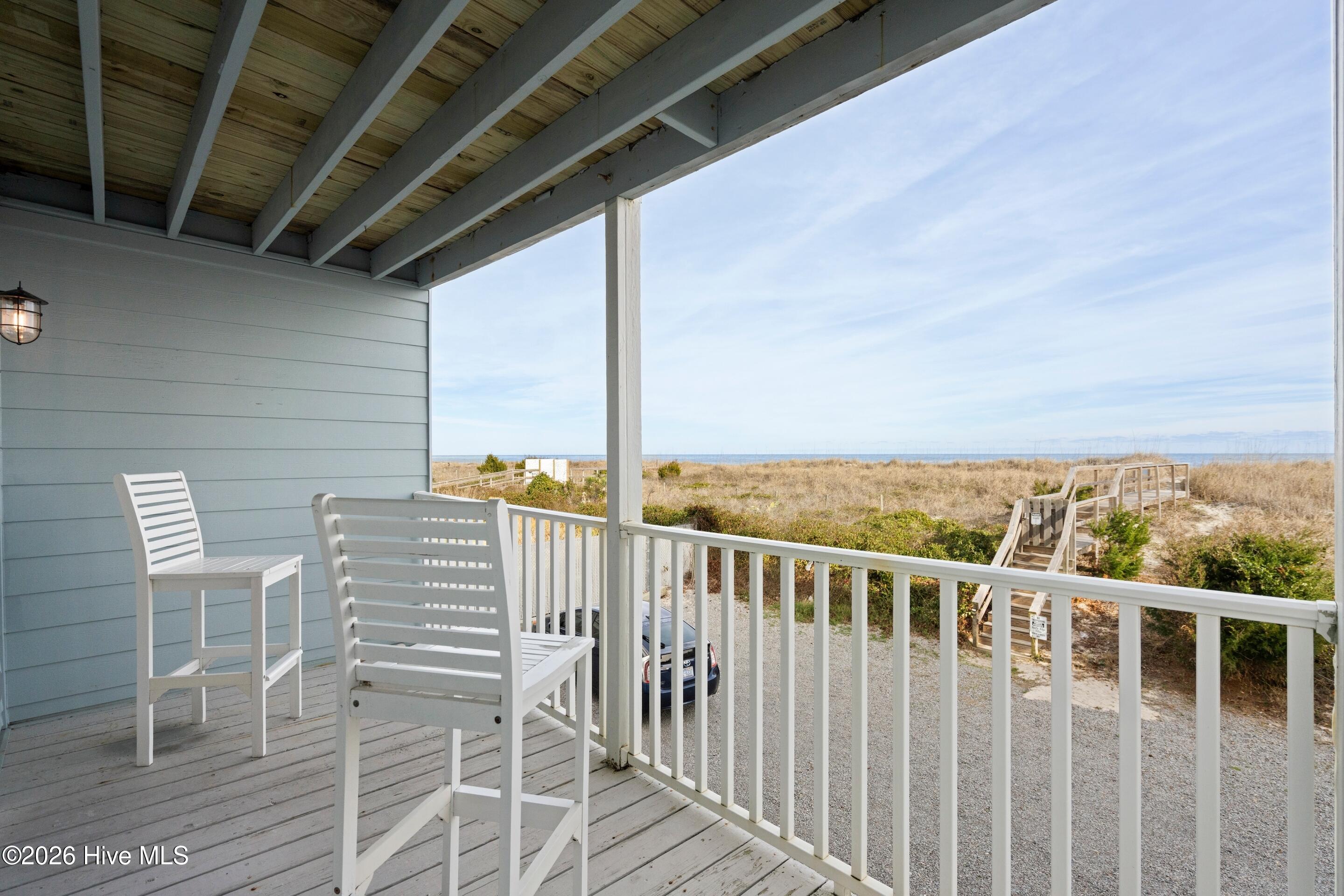 100549328 | Photo 25