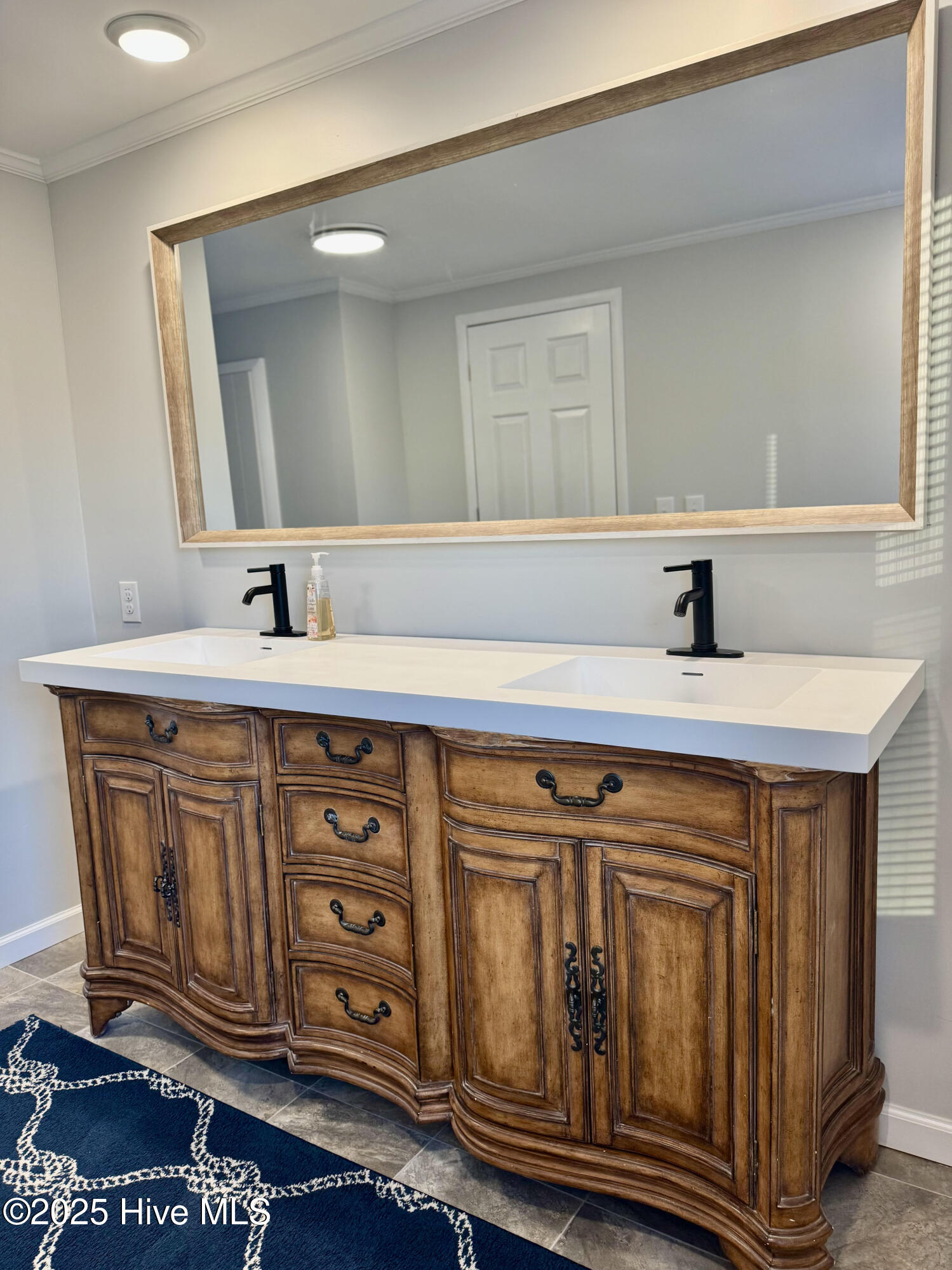 100546285 | Photo 38