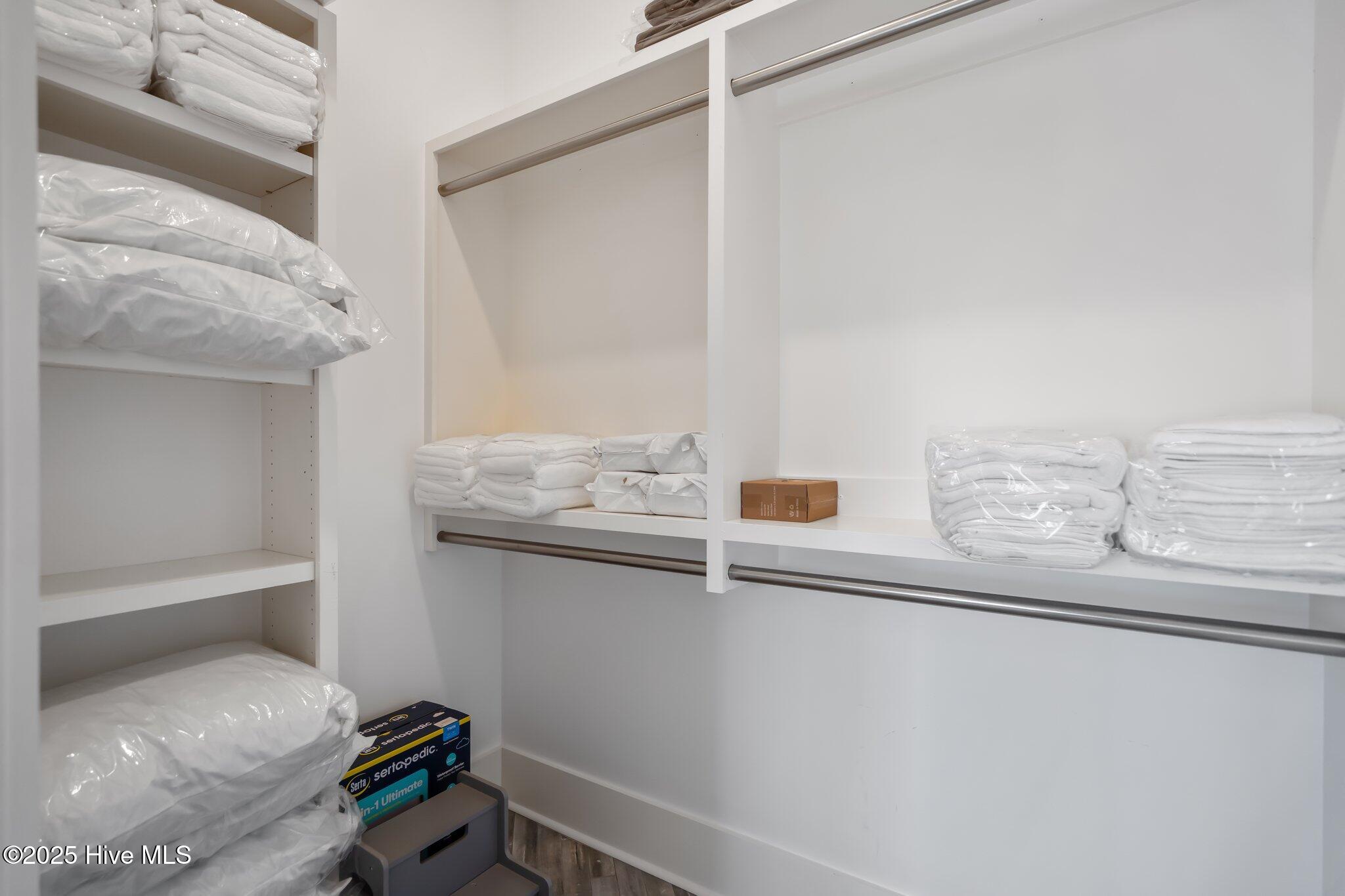 100514029 | Photo 66