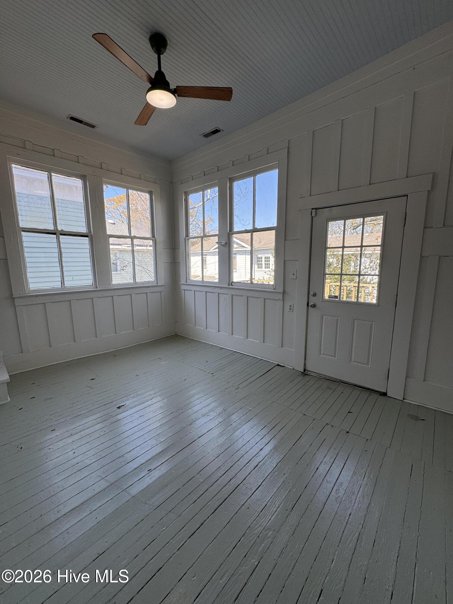 100561655 | Photo 13