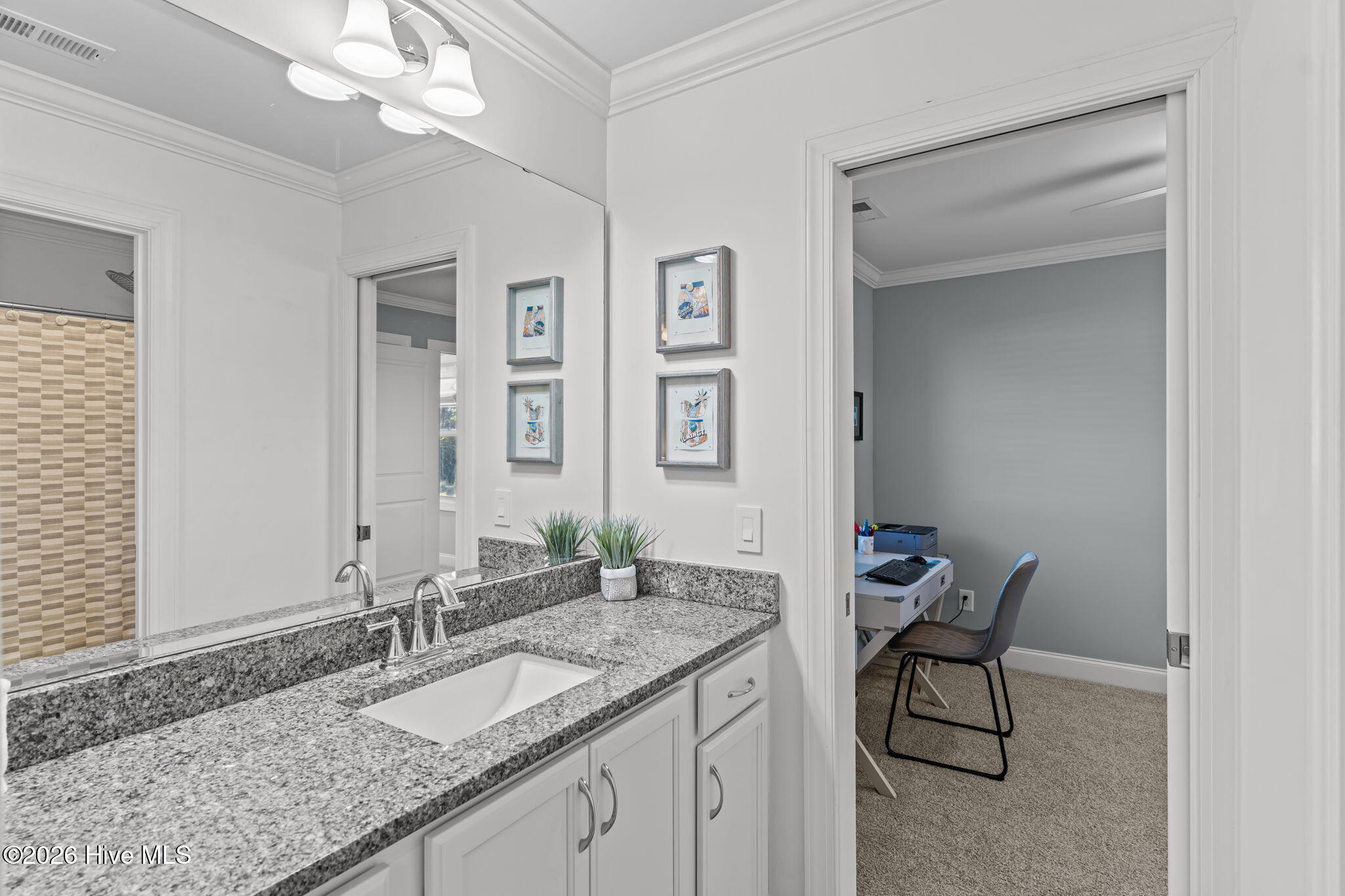 100547580 | Photo 31