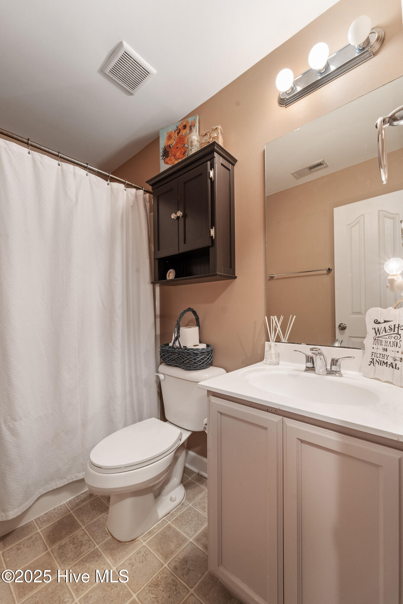 100542188 | Photo 26