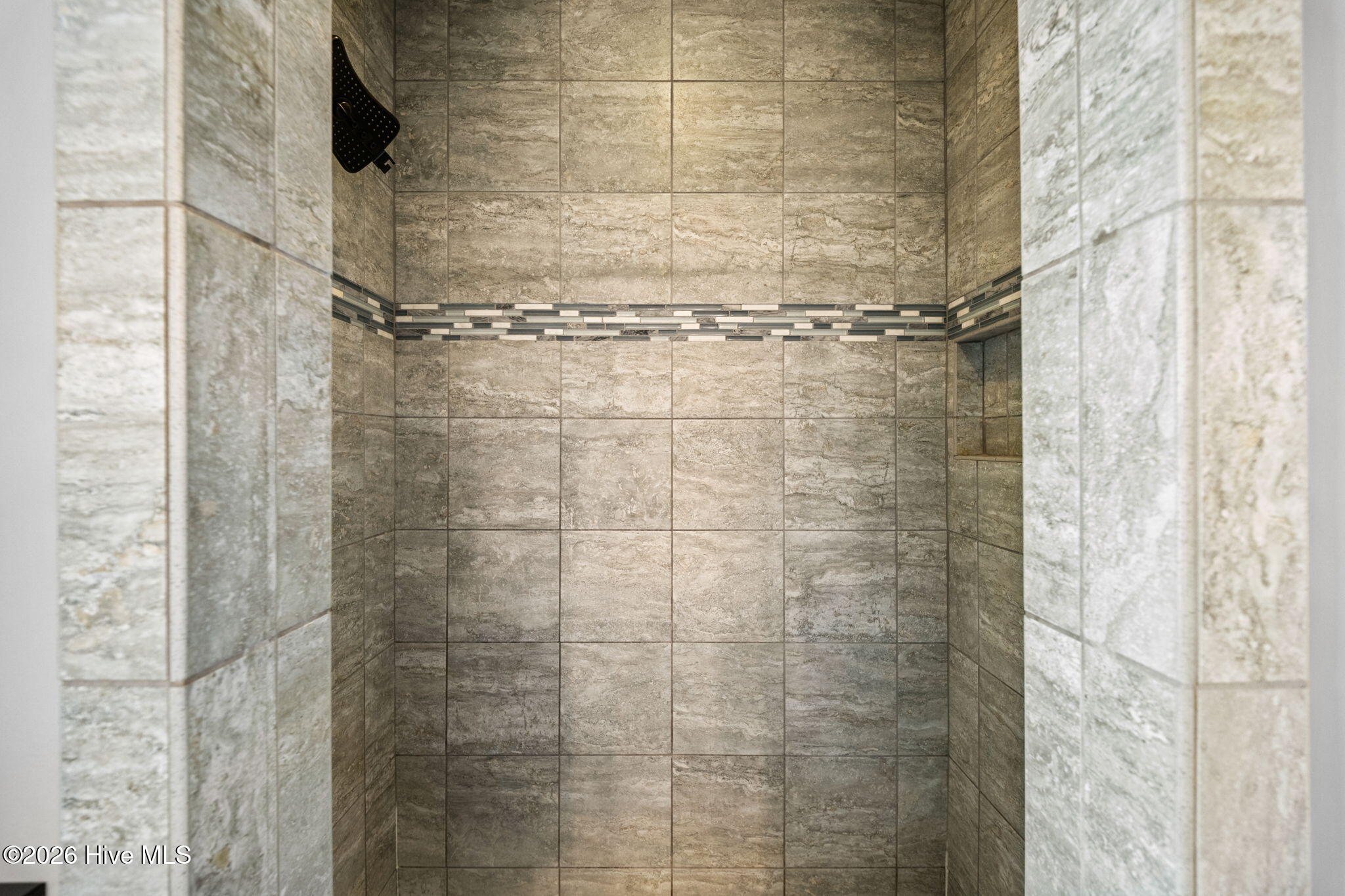 100565023 | Photo 21