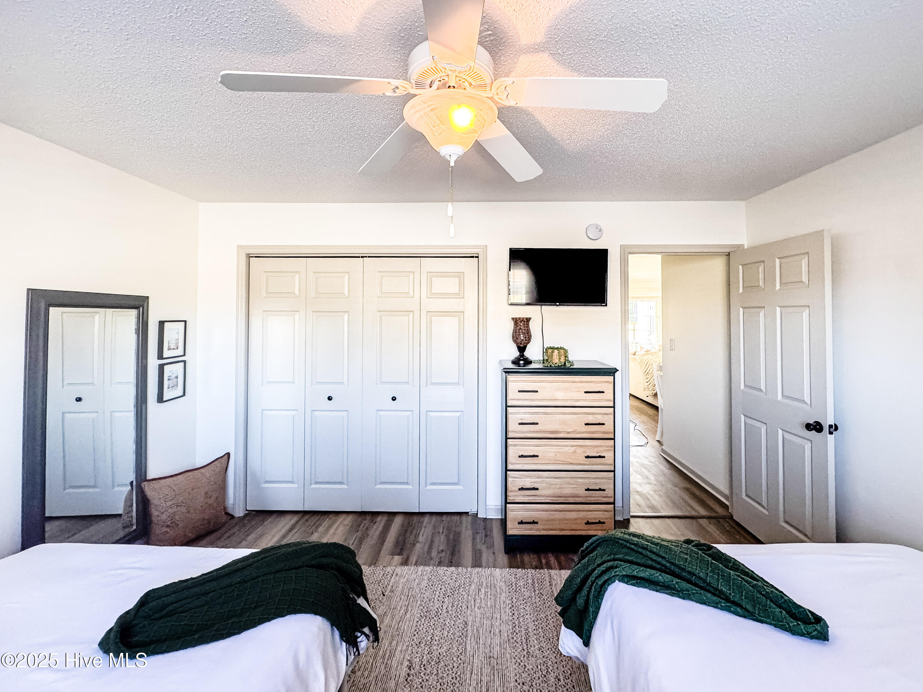 100541804 | Photo 27