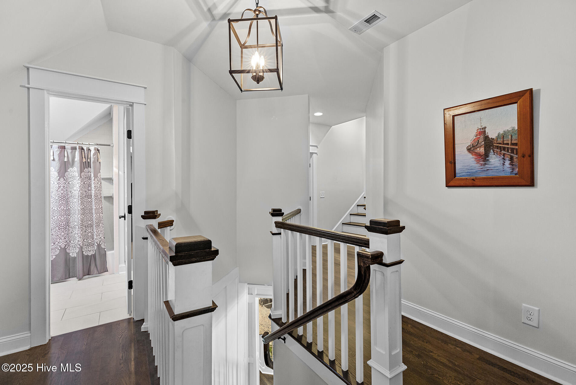 100541349 | Photo 42