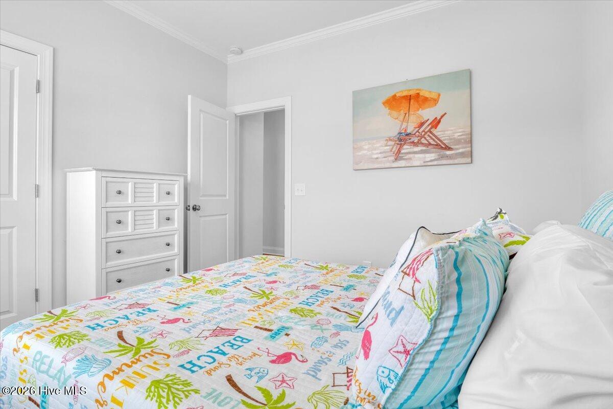 100556210 | Photo 40