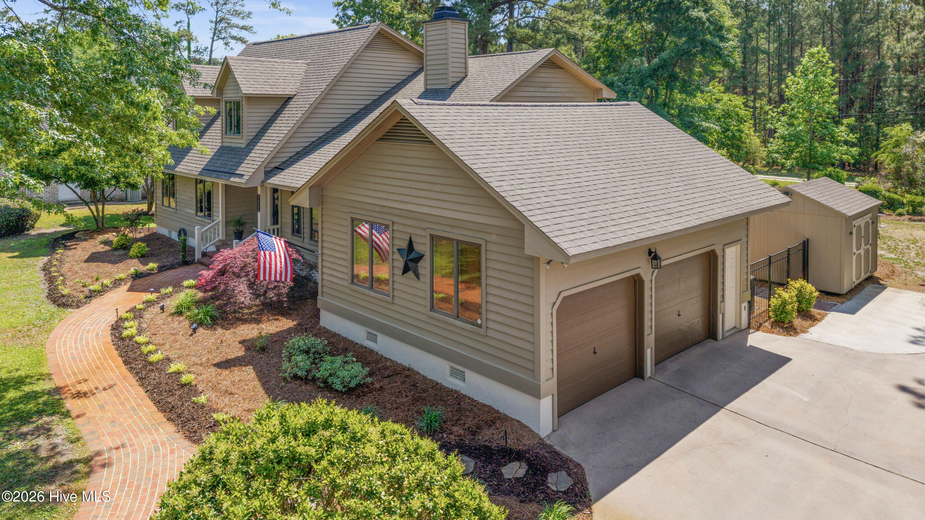 100569922 | Photo 72