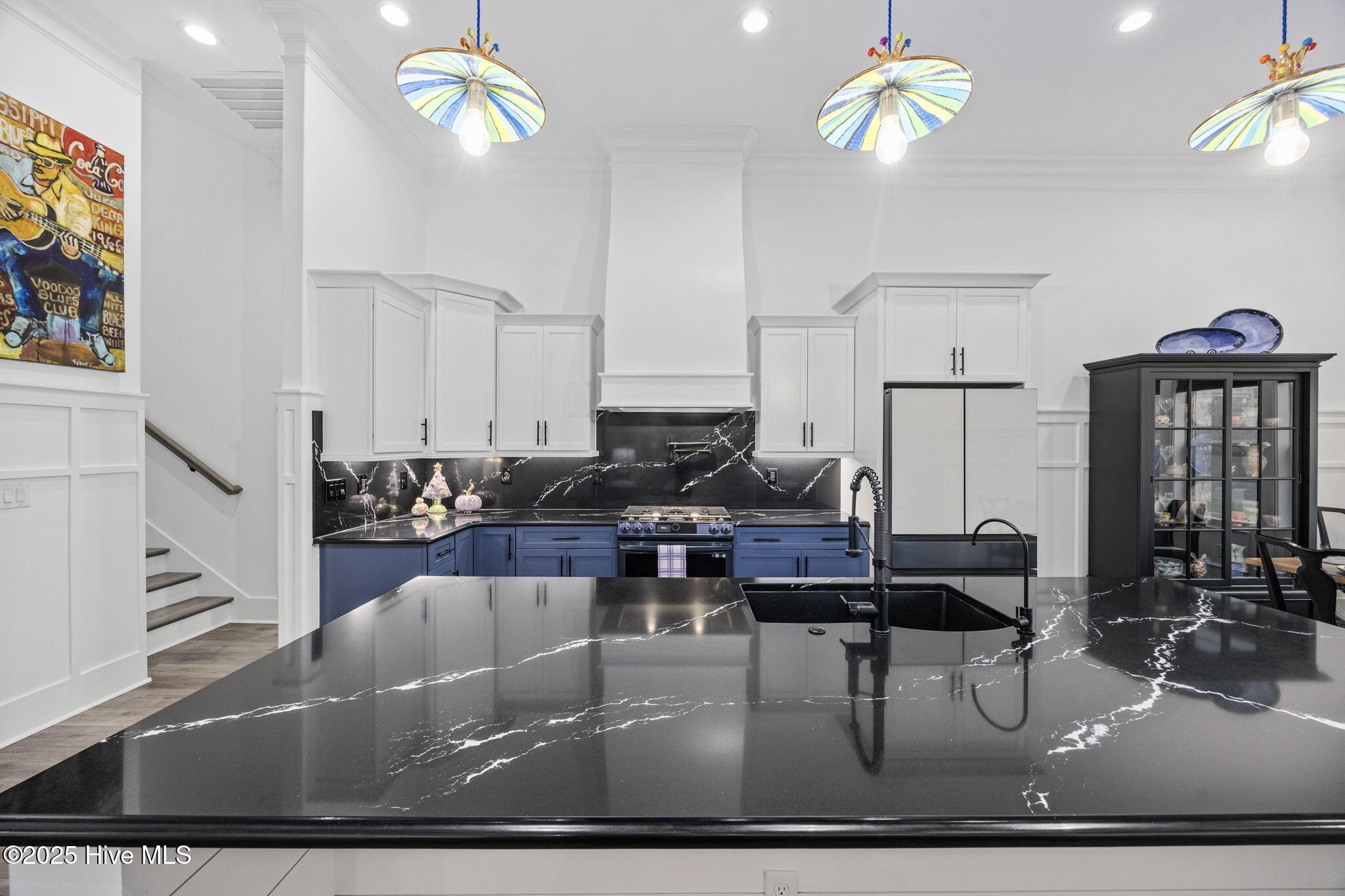 100523904 | Photo 13