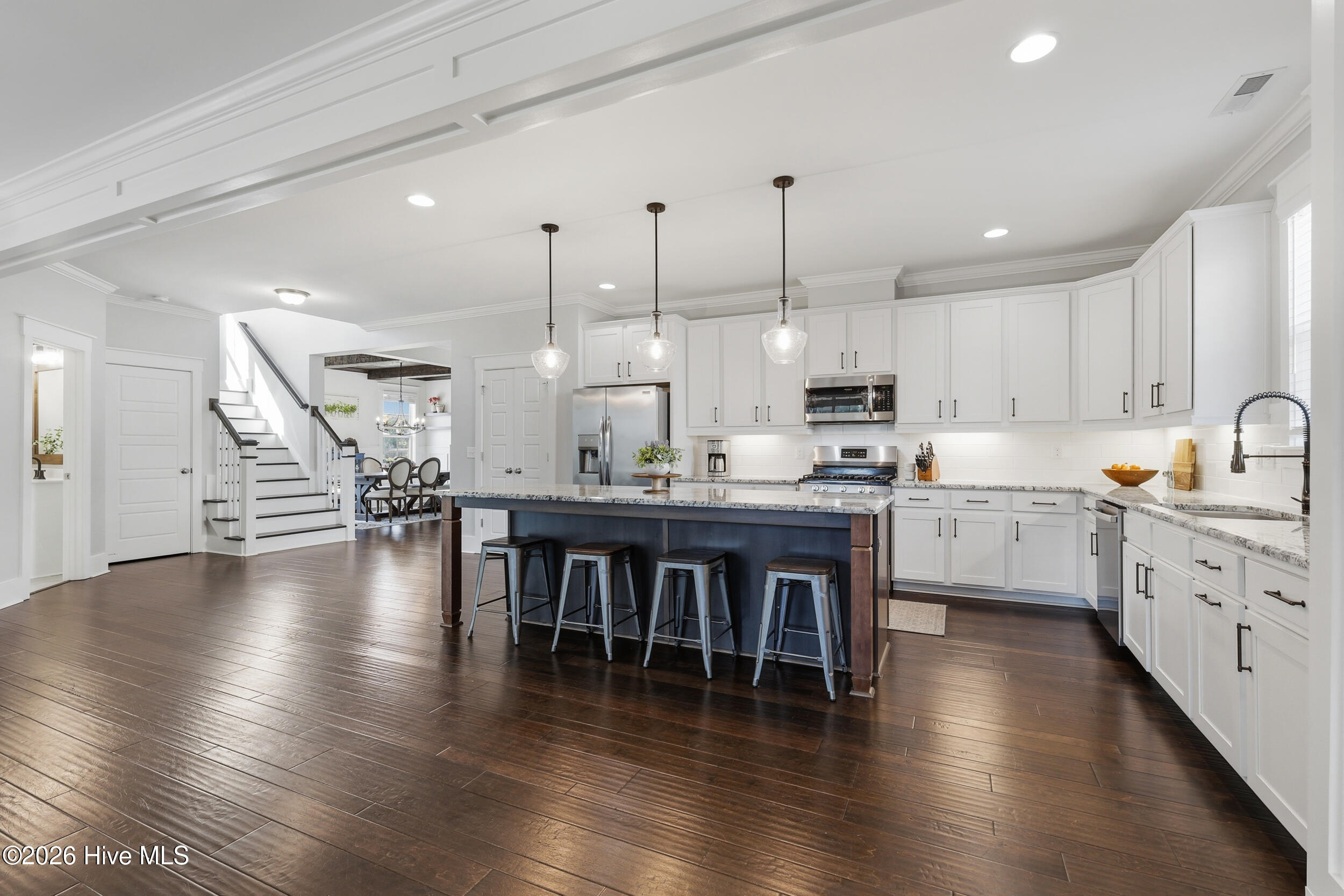 100561471 | Photo 24