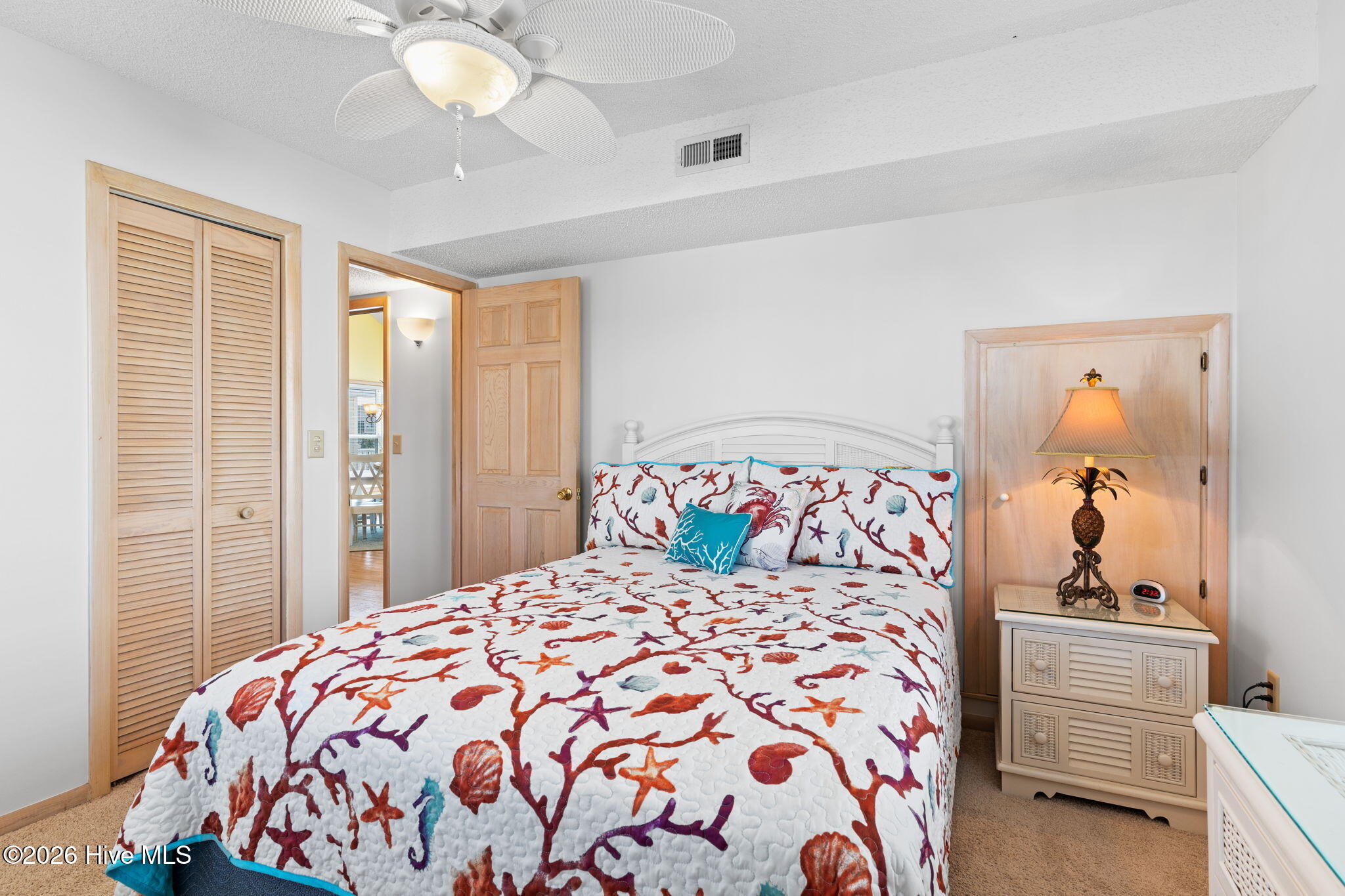 100560342 | Photo 17