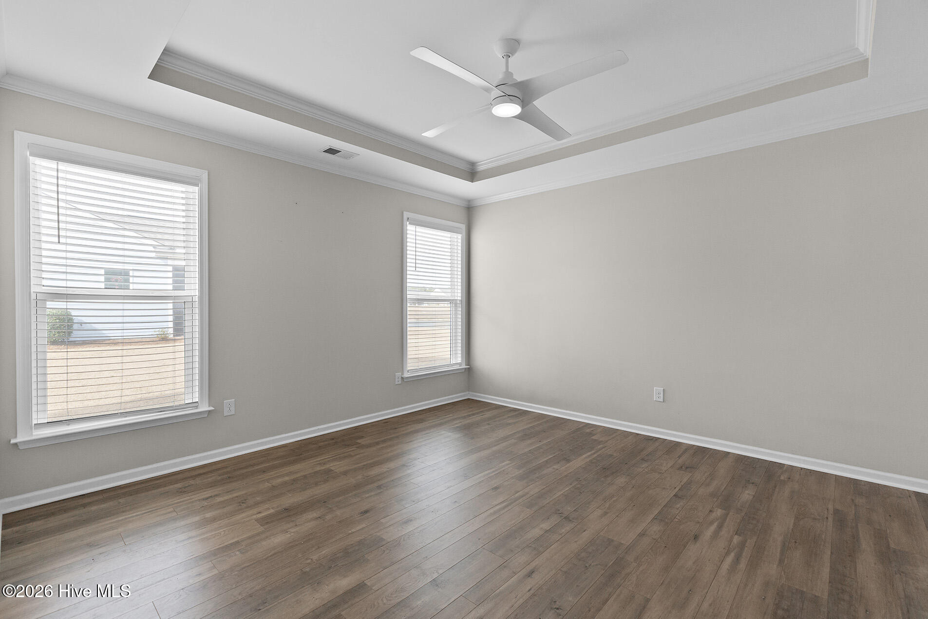 100554927 | Photo 21