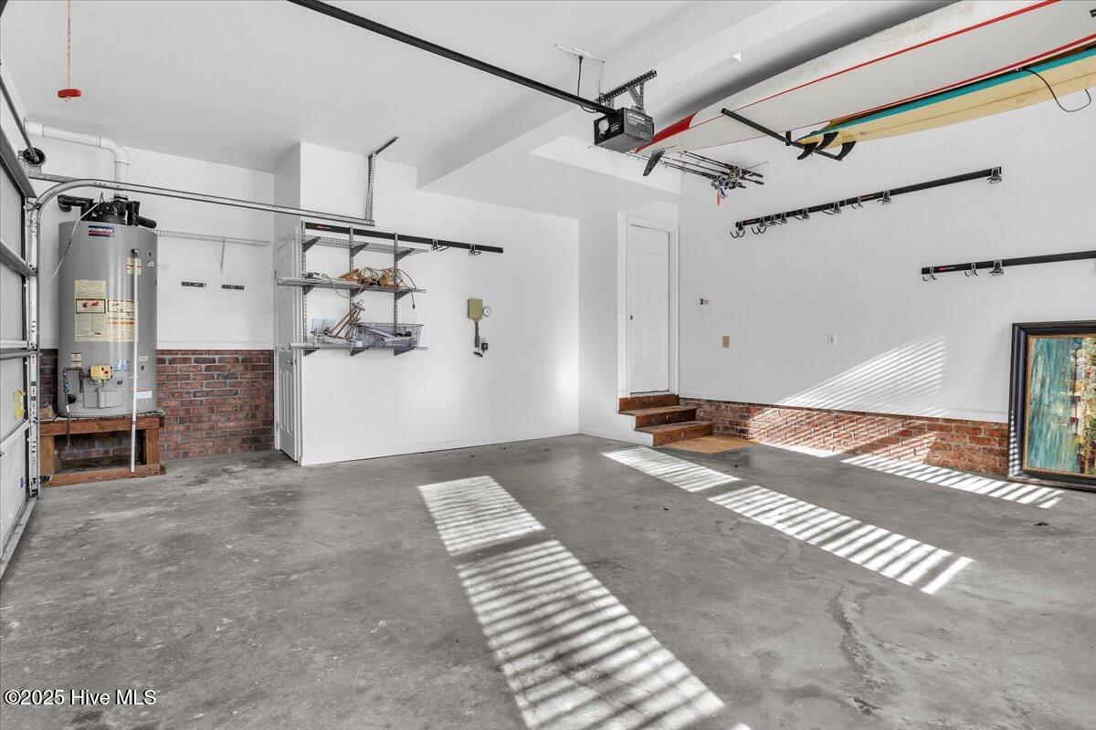 100545058 | Photo 48