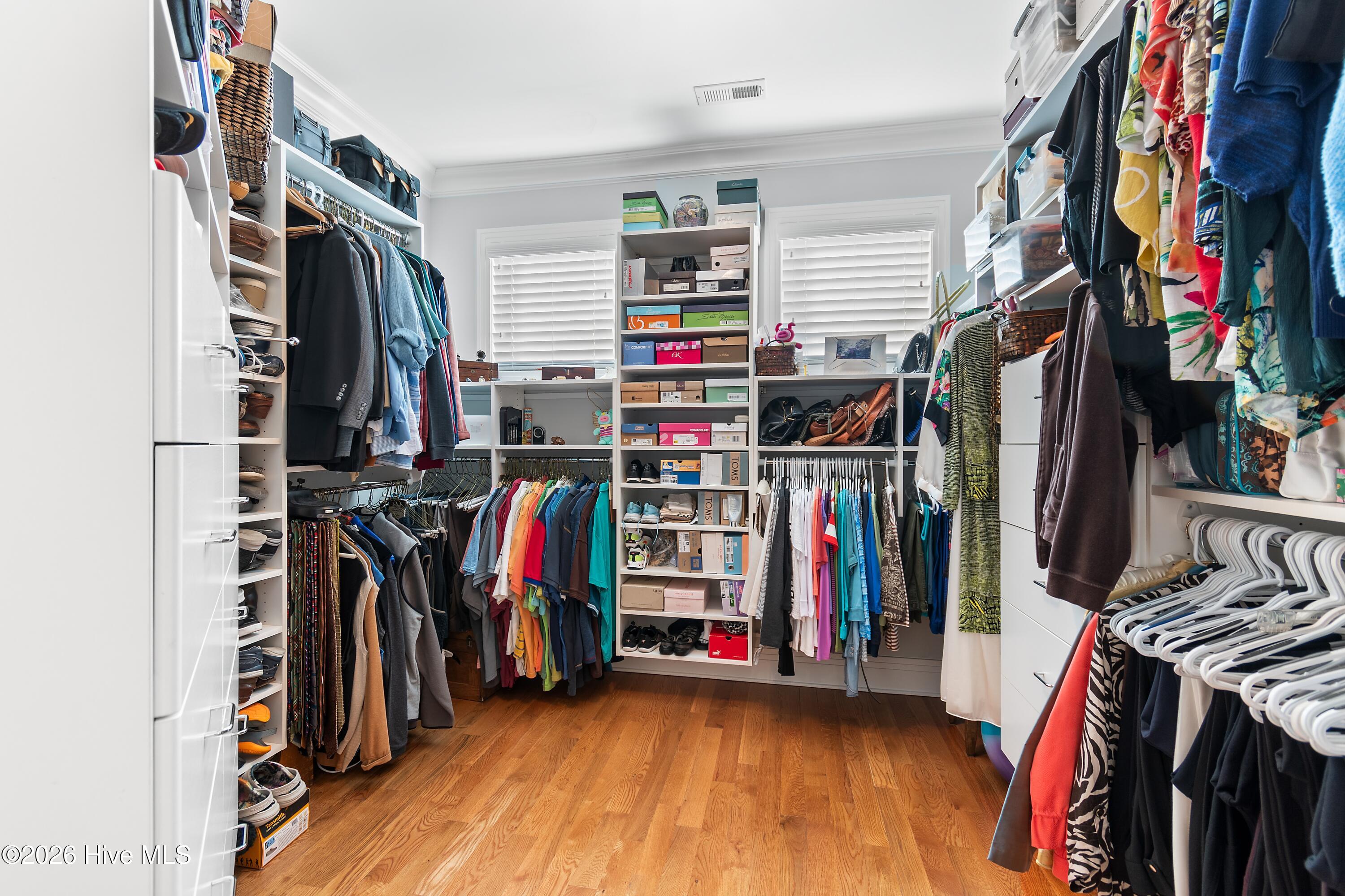 100549658 | Photo 30