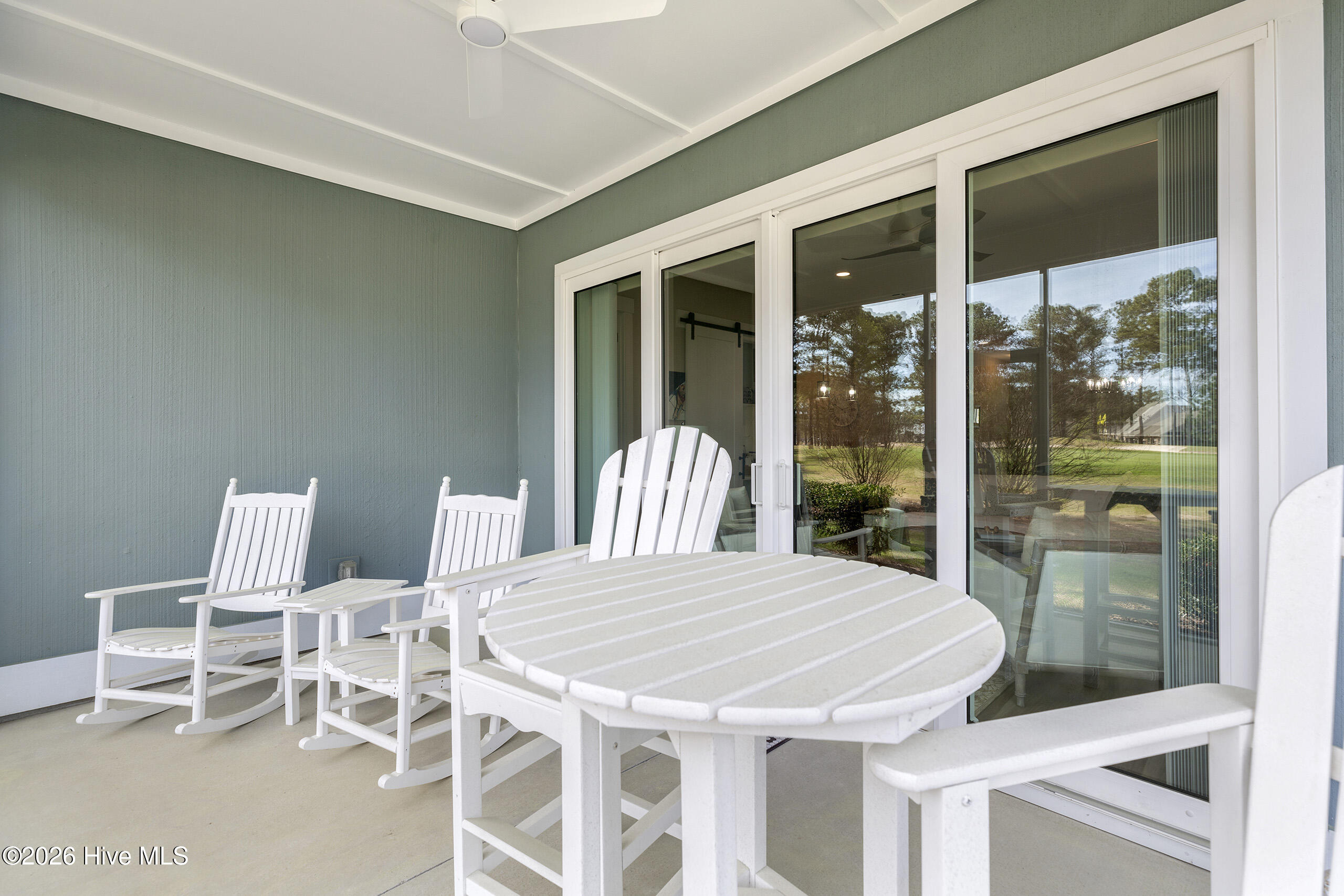 100561954 | Photo 23