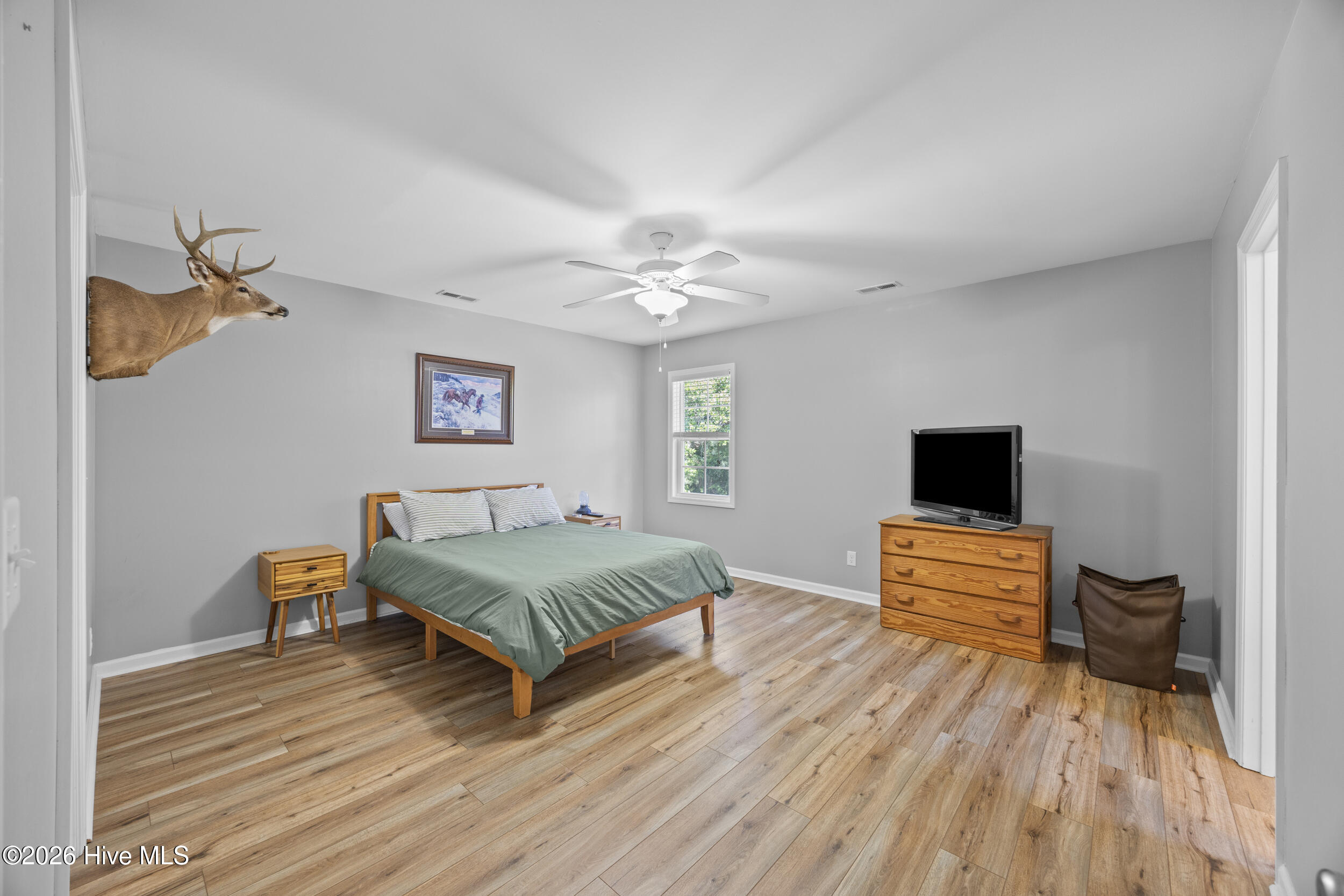 100569653 | Photo 11