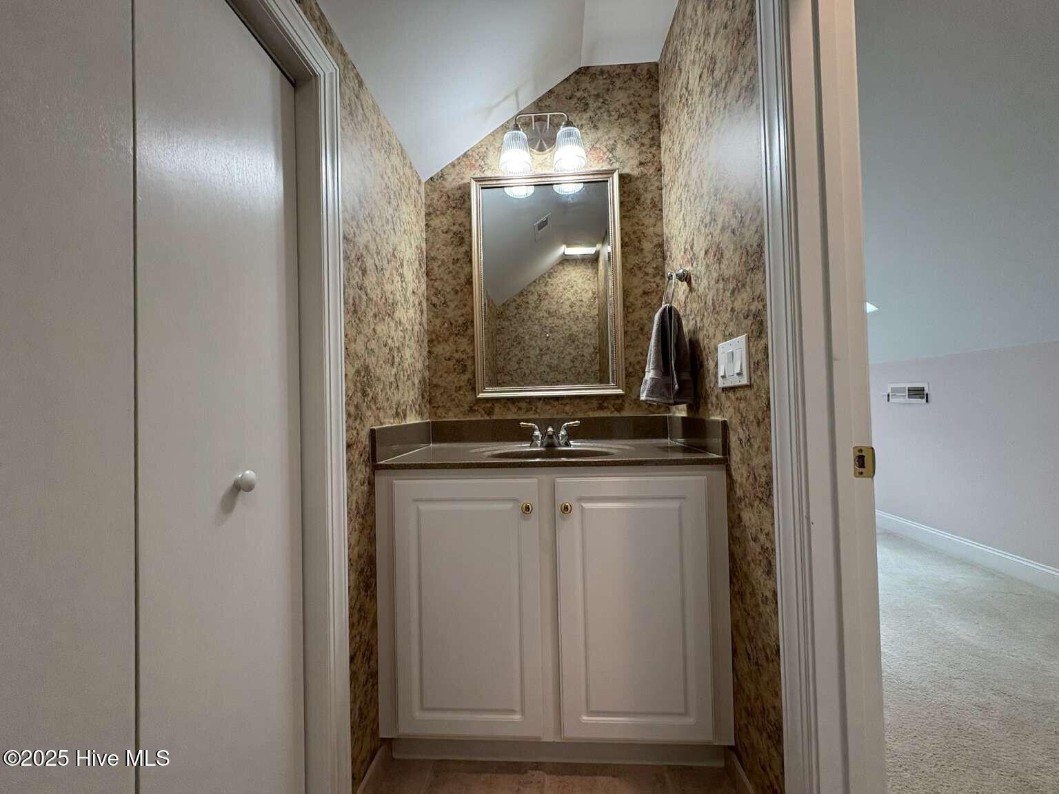 100534224 | Photo 22