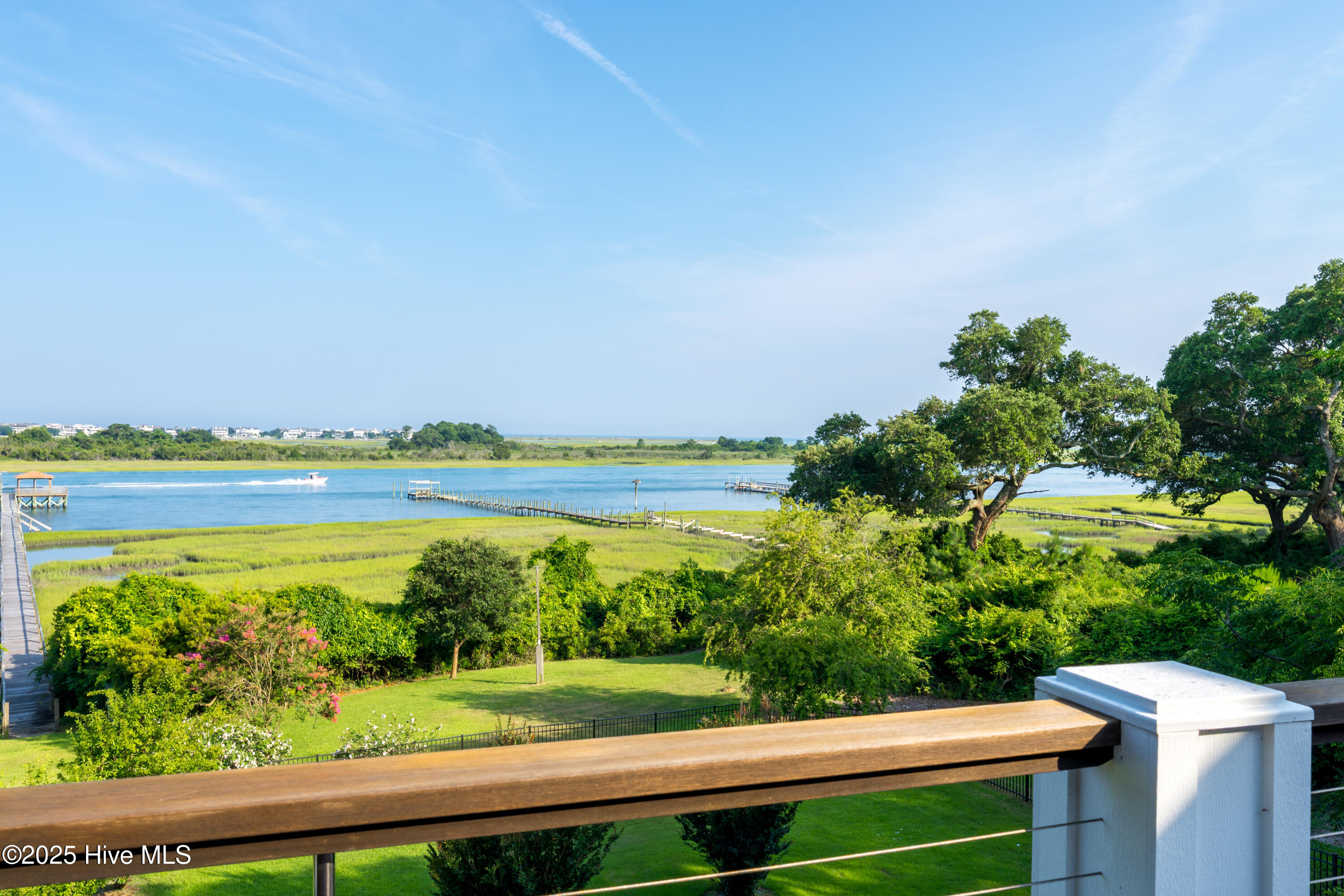 100510082 | Photo 35