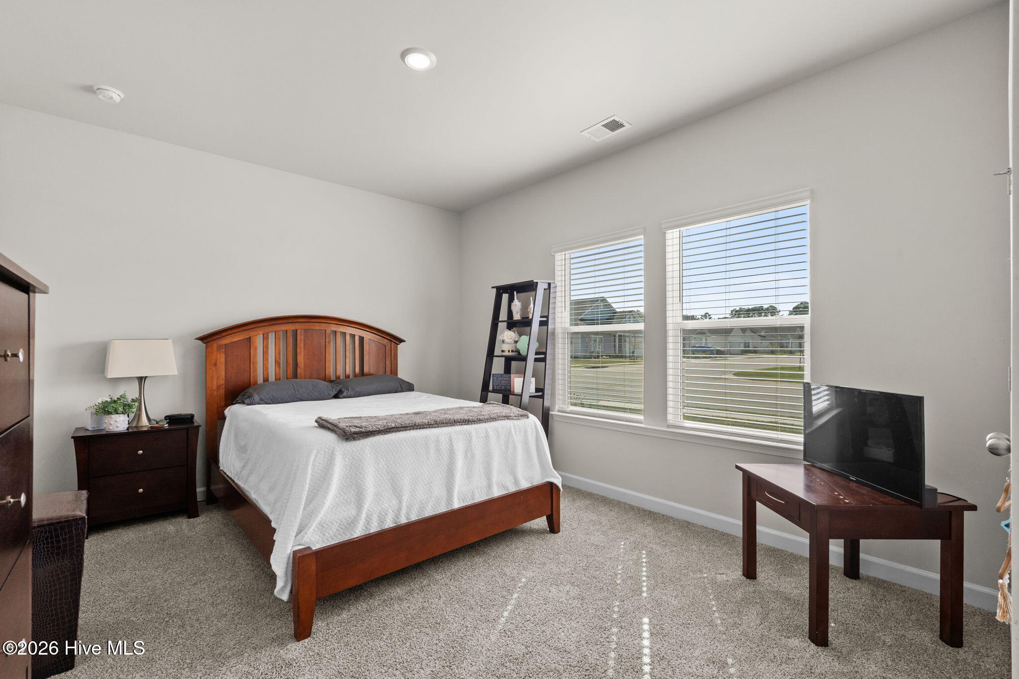 100563775 | Photo 32