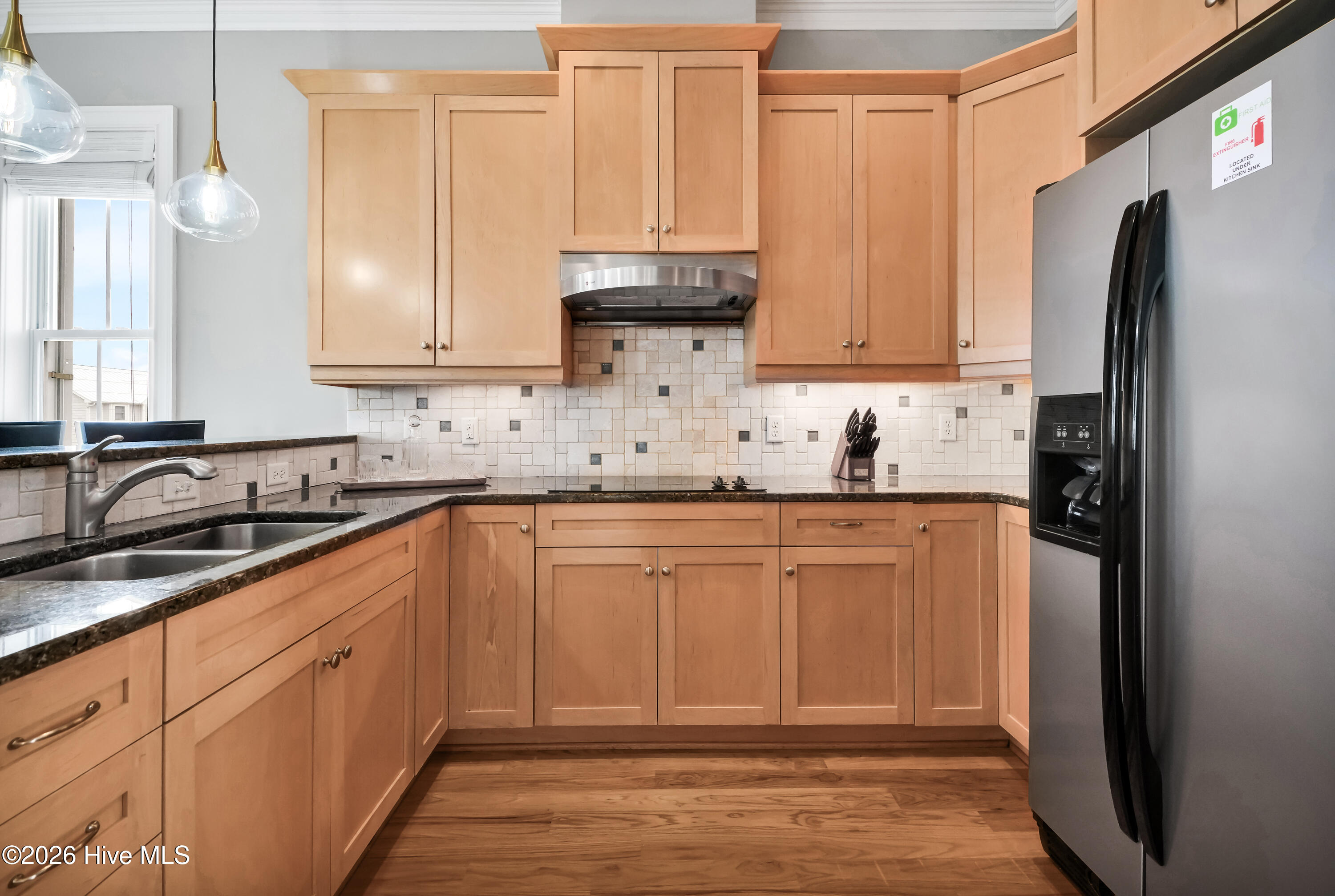 100561238 | Photo 30