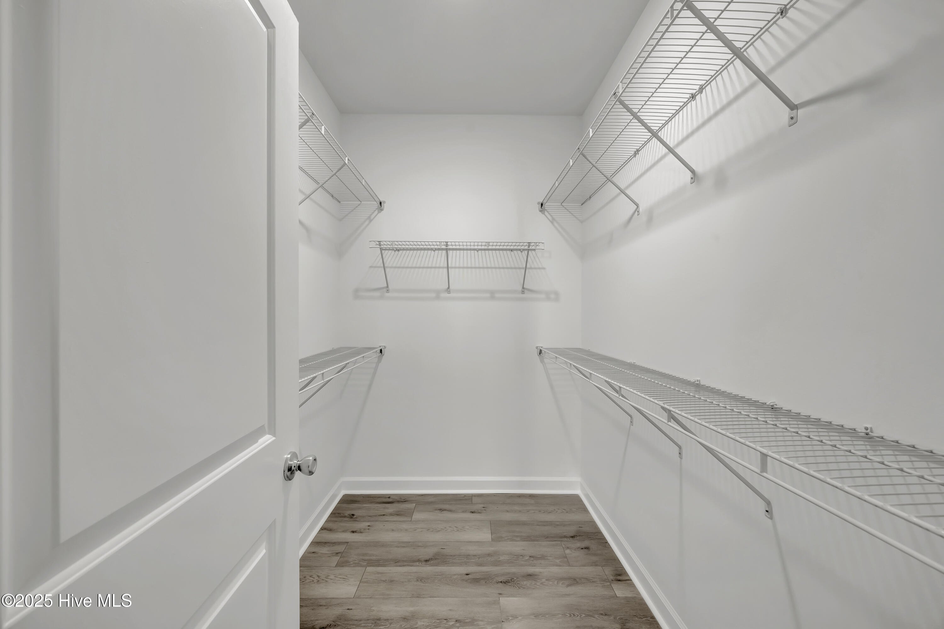 100545866 | Photo 27