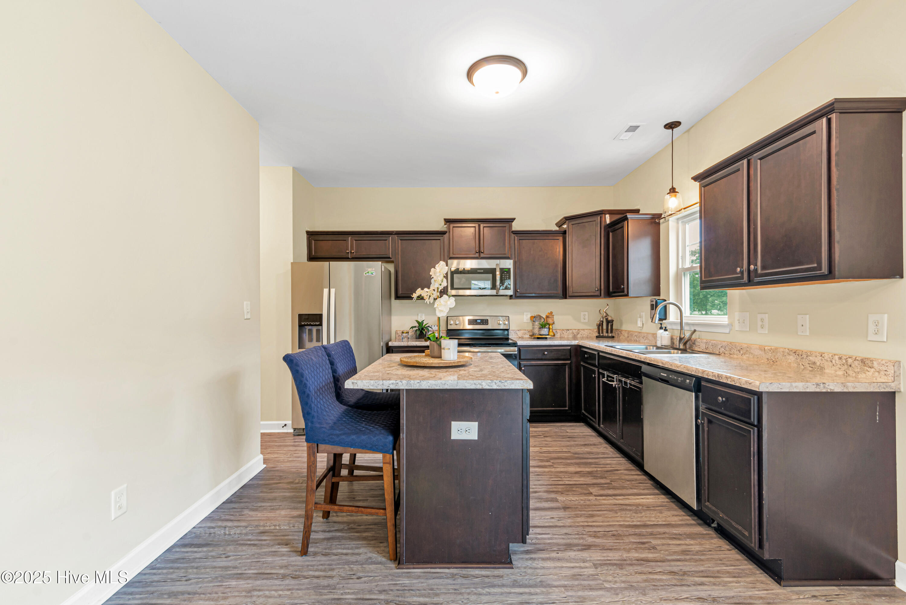 100556038 | Photo 13