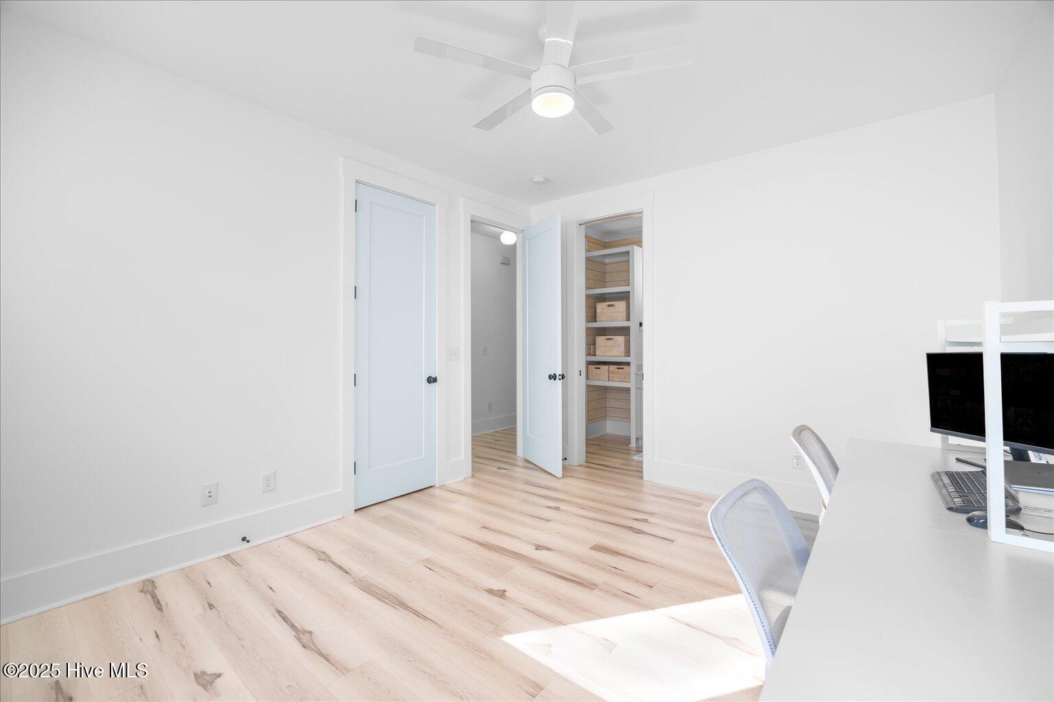 100544003 | Photo 24